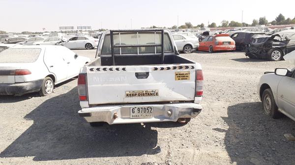 Photo 7 VIN: JN6DD23Y01A700354 - NISSAN PICKUP 