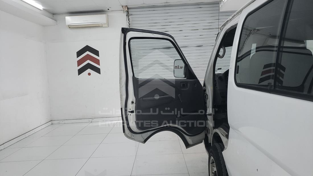 Photo 11 VIN: JN6FE54S06X421542 - NISSAN URVAN 