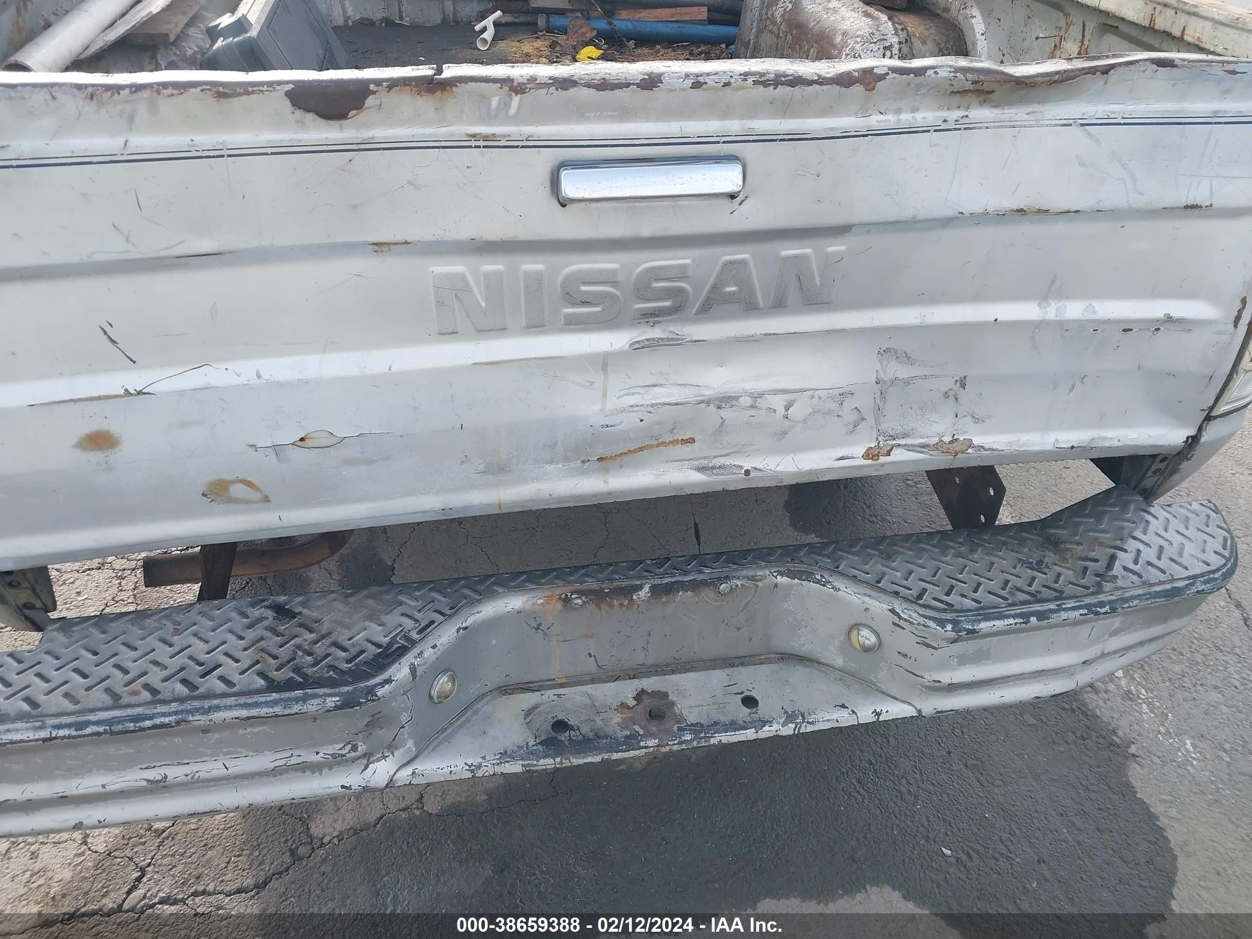 Photo 5 VIN: JN6ND06SXFW020875 - NISSAN NULL 