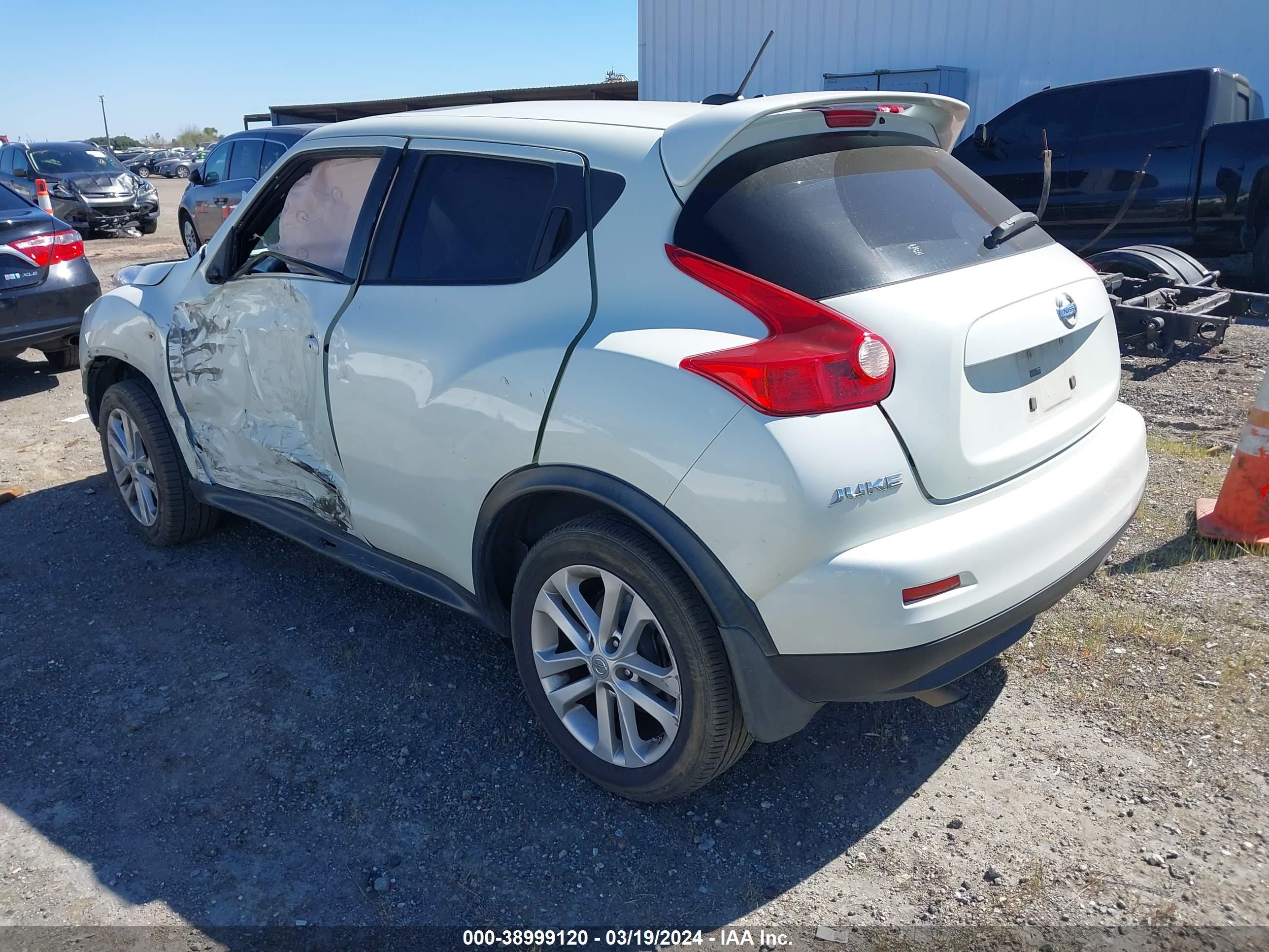 Photo 2 VIN: JN8AF5MR1CT113715 - NISSAN JUKE 