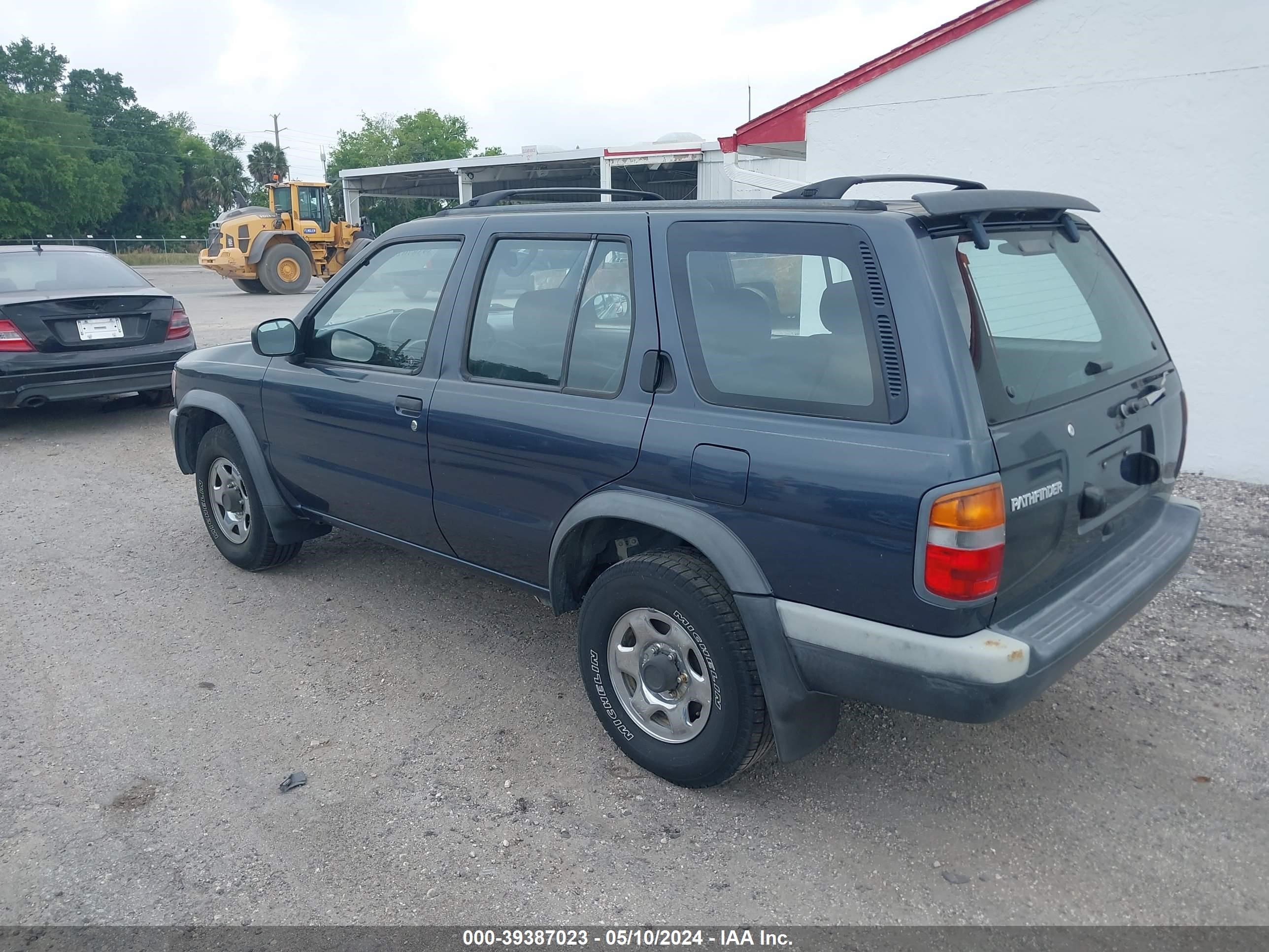 Photo 2 VIN: JN8AR05S0VW185597 - NISSAN PATHFINDER 