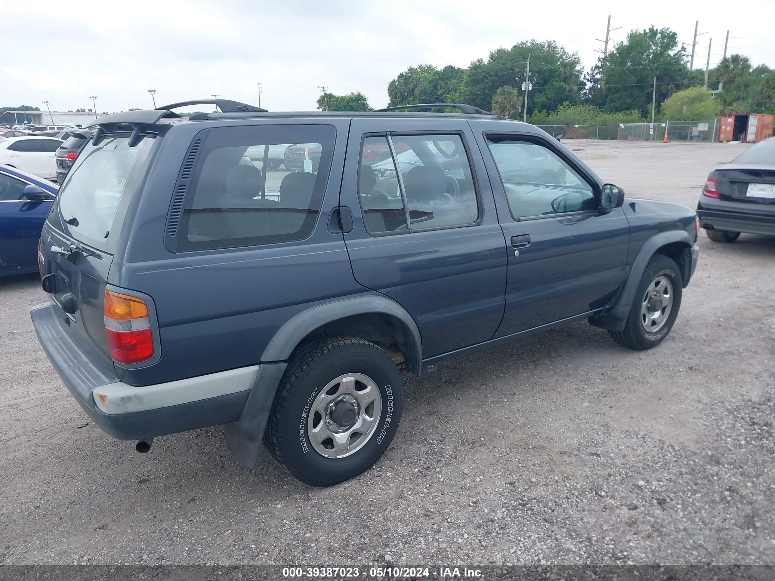 Photo 3 VIN: JN8AR05S0VW185597 - NISSAN PATHFINDER 