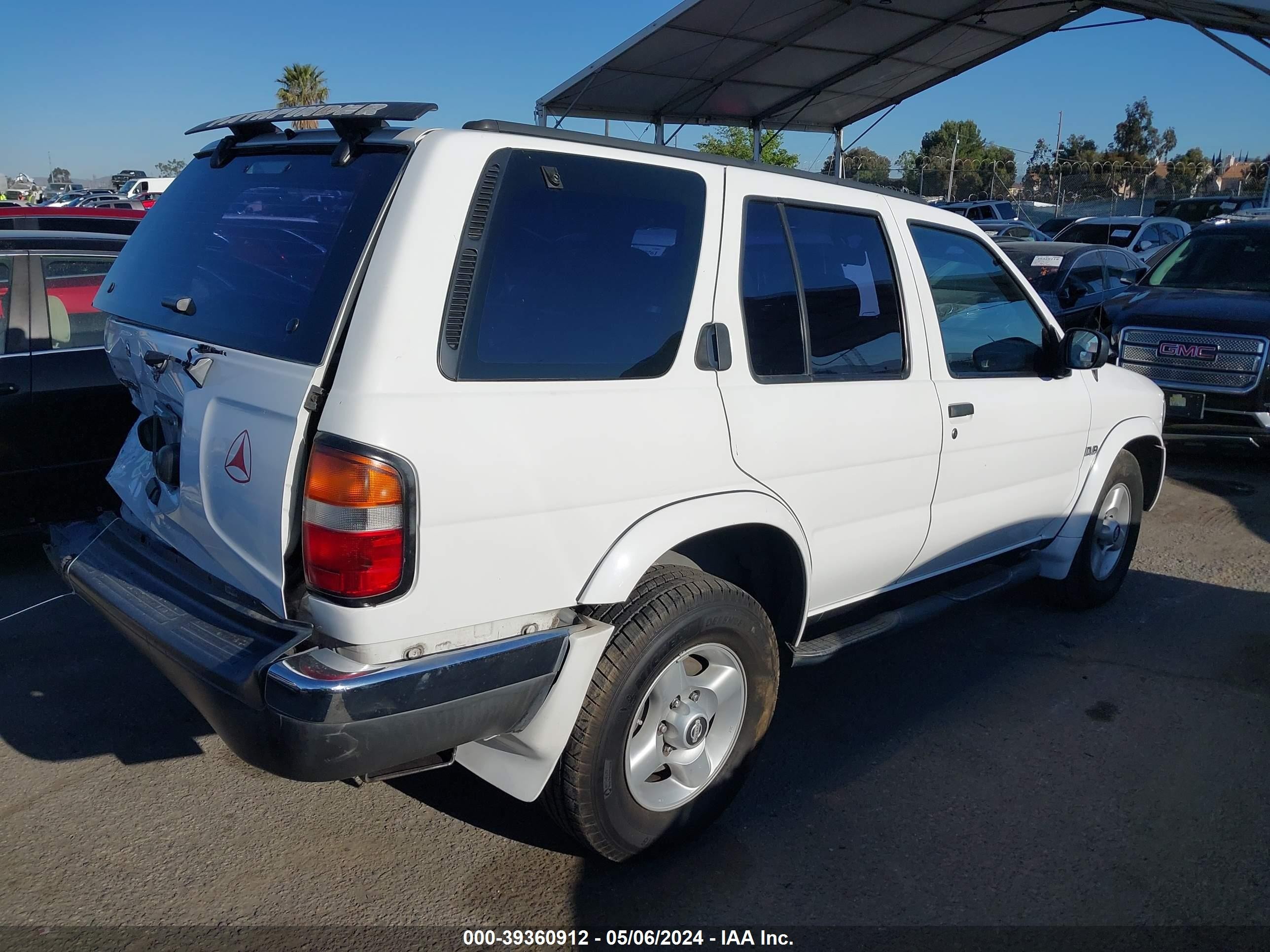 Photo 3 VIN: JN8AR05S4WW284747 - NISSAN PATHFINDER 