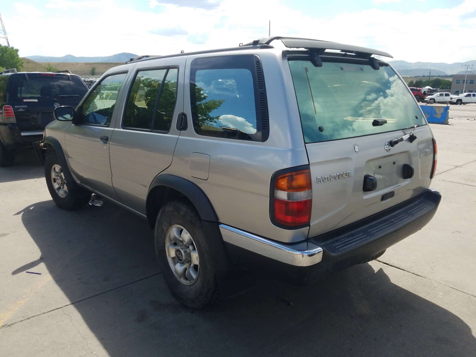 Photo 2 VIN: JN8AR05Y0XW297047 - NISSAN PATHFINDER 