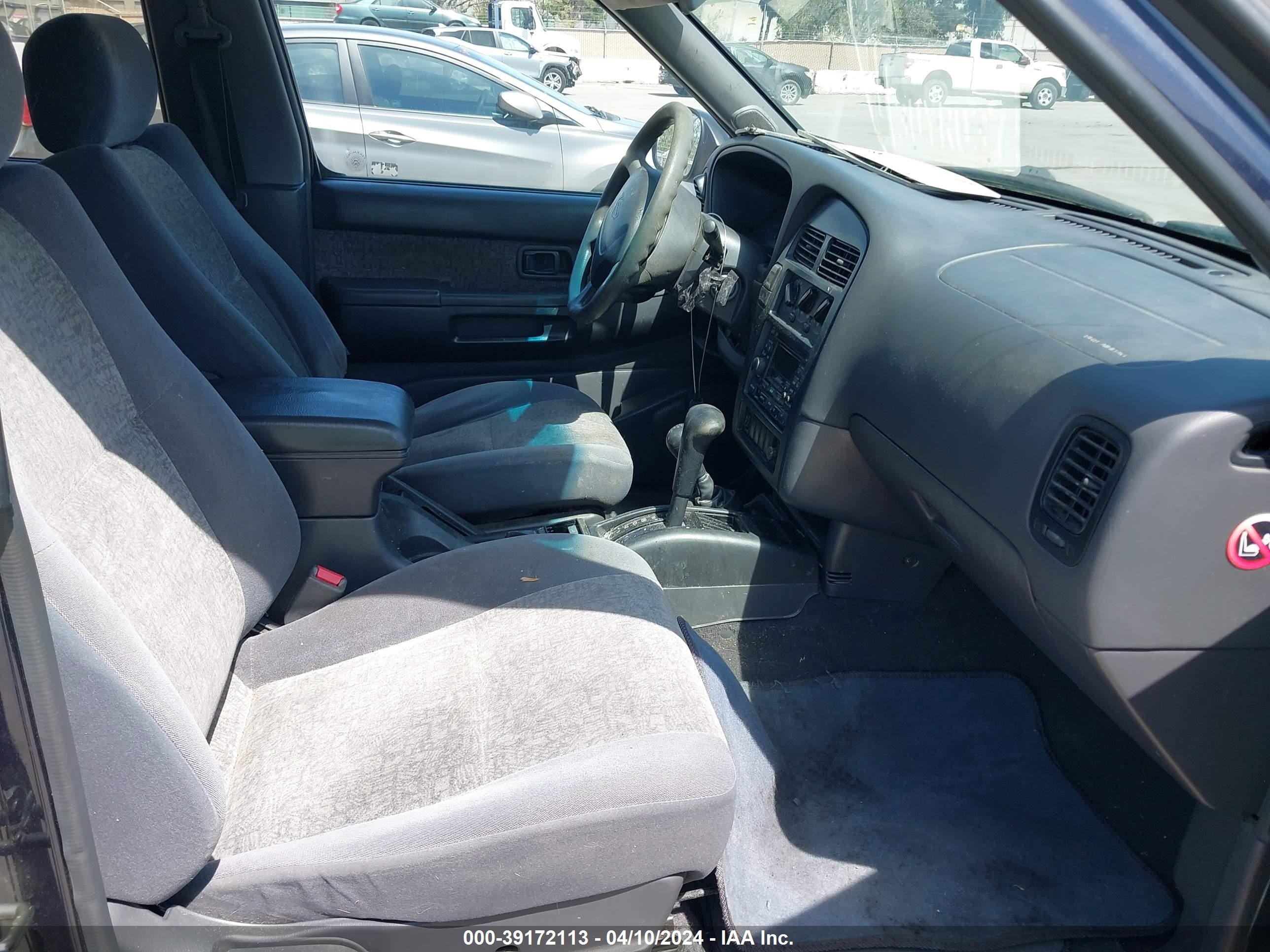 Photo 4 VIN: JN8AR05Y3VW137290 - NISSAN PATHFINDER 