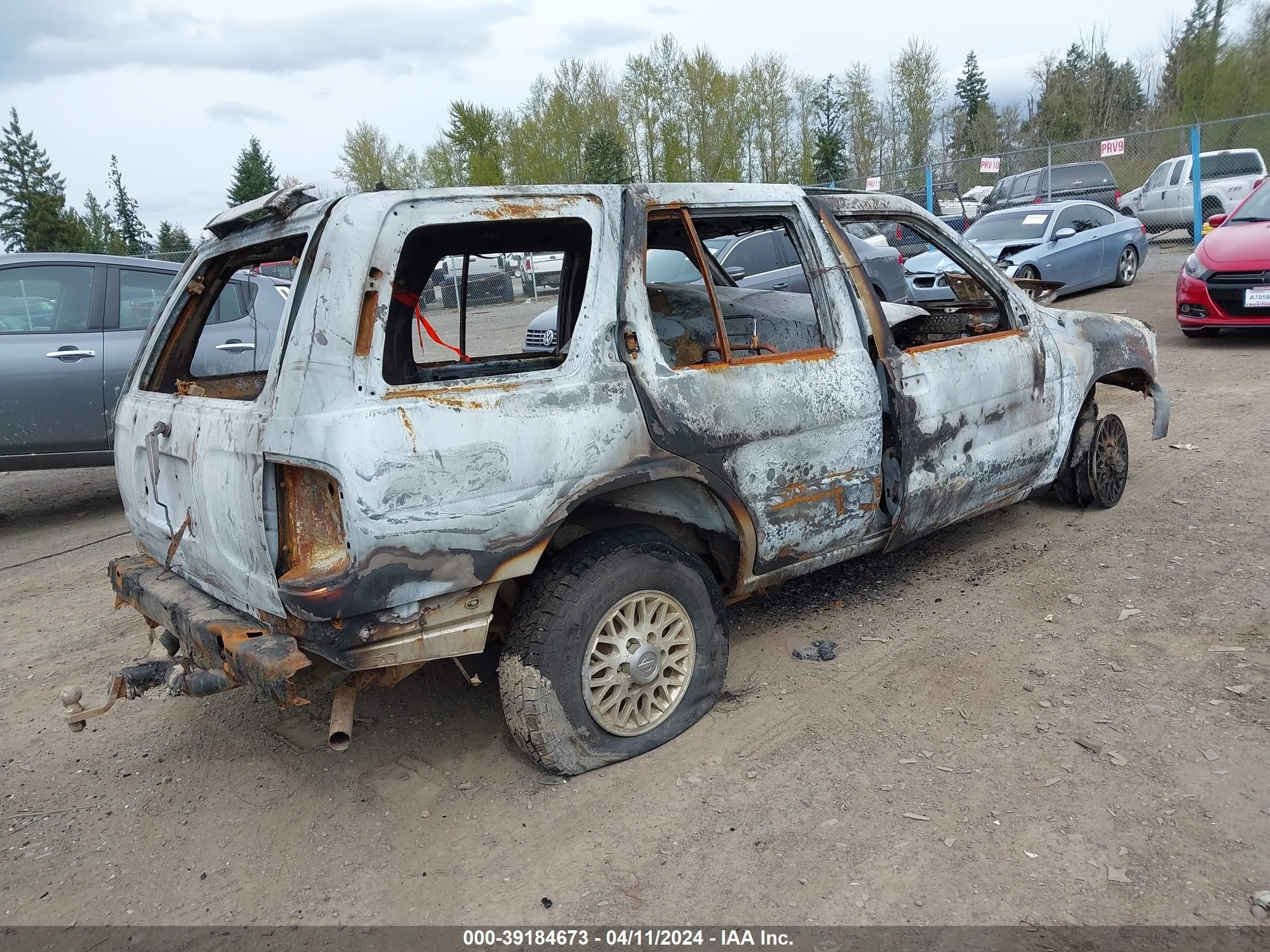 Photo 3 VIN: JN8AR05Y3XW304623 - NISSAN PATHFINDER 