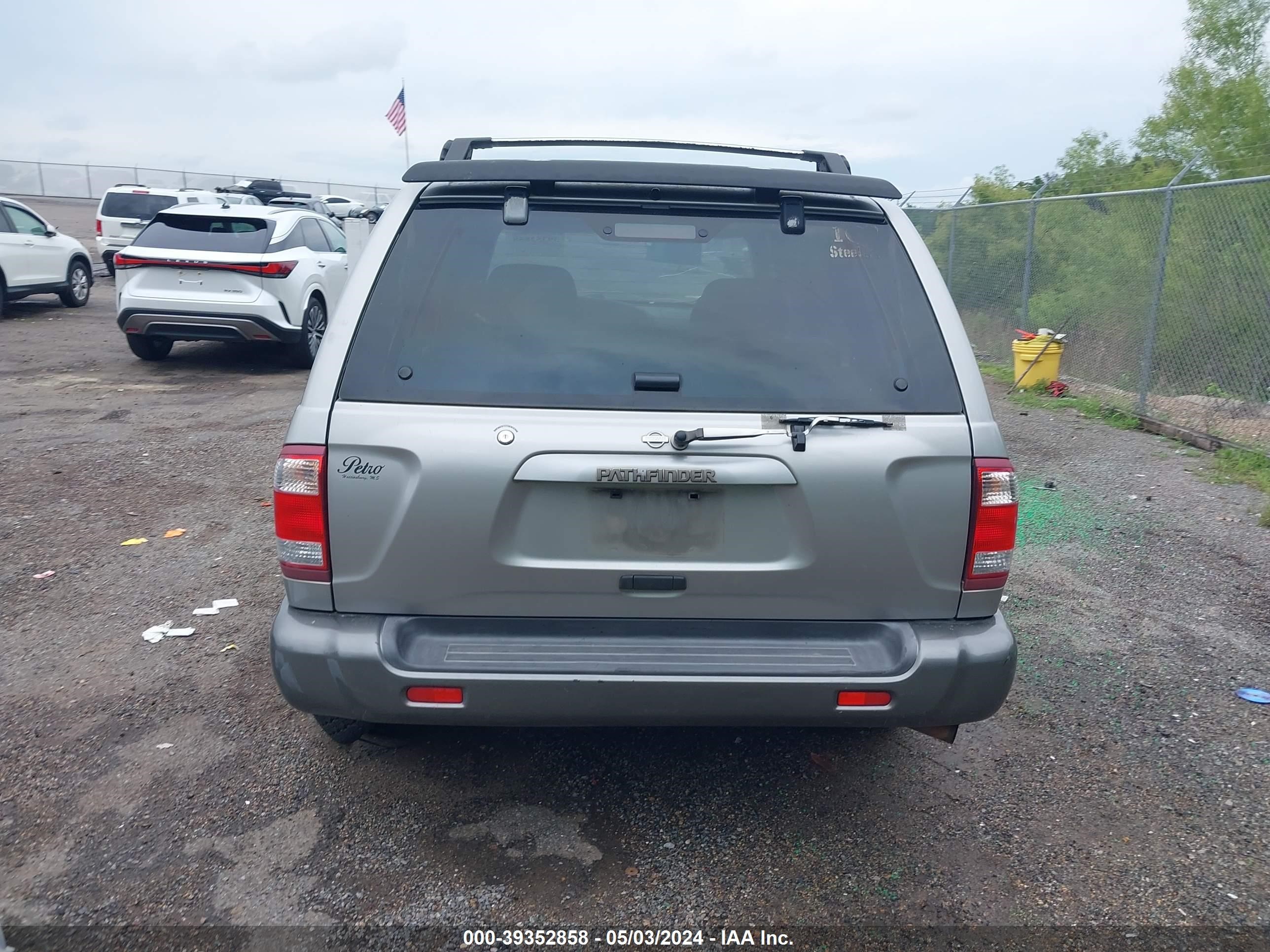 Photo 15 VIN: JN8AR07S2XW360190 - NISSAN PATHFINDER 