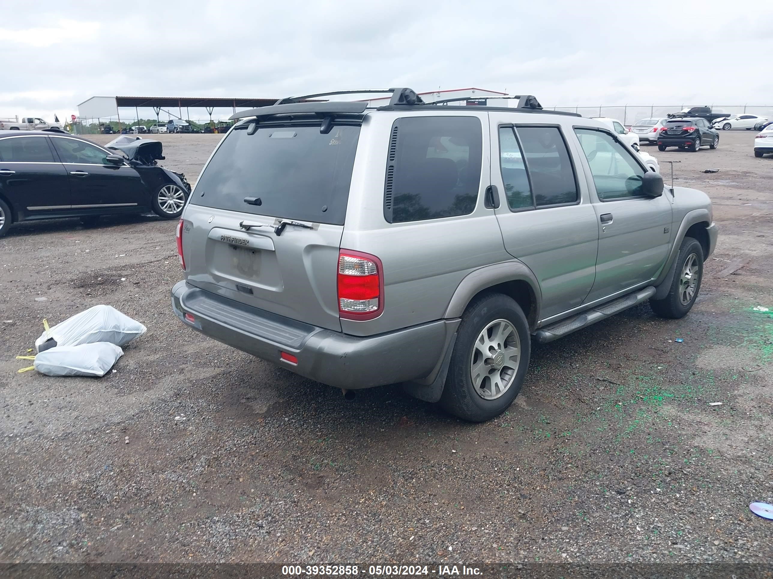 Photo 3 VIN: JN8AR07S2XW360190 - NISSAN PATHFINDER 