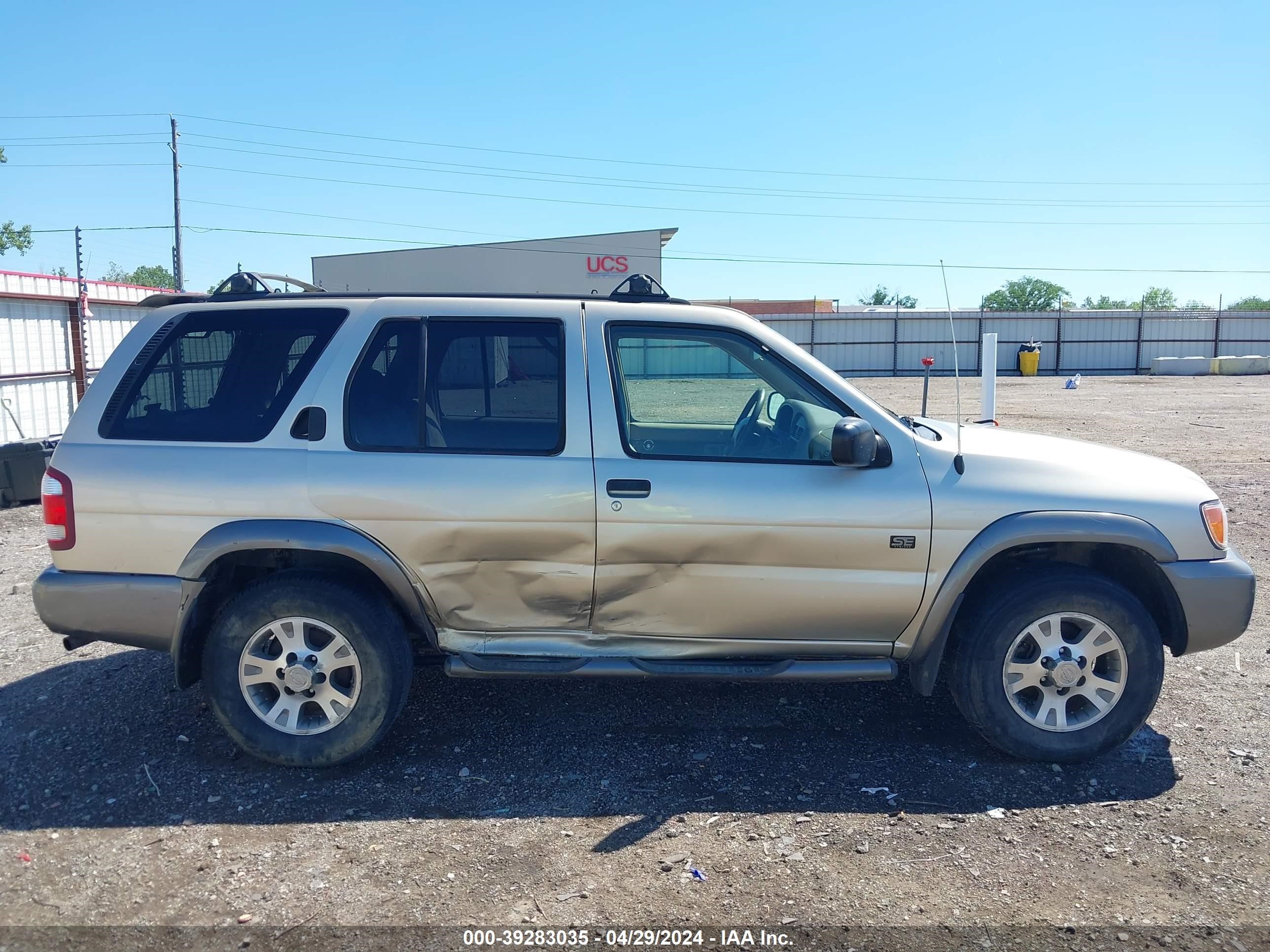 Photo 12 VIN: JN8AR07S2XW384778 - NISSAN PATHFINDER 