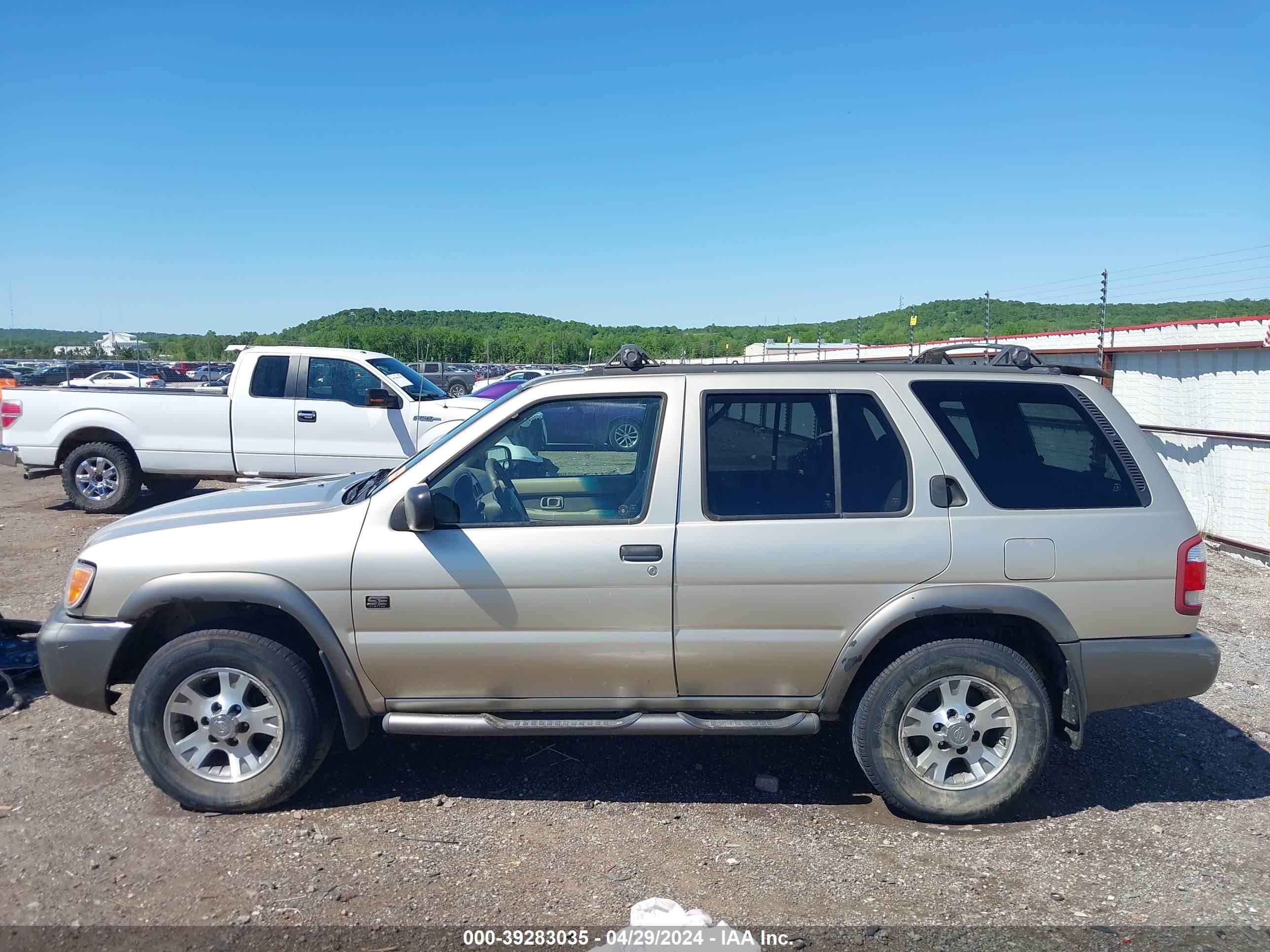 Photo 13 VIN: JN8AR07S2XW384778 - NISSAN PATHFINDER 