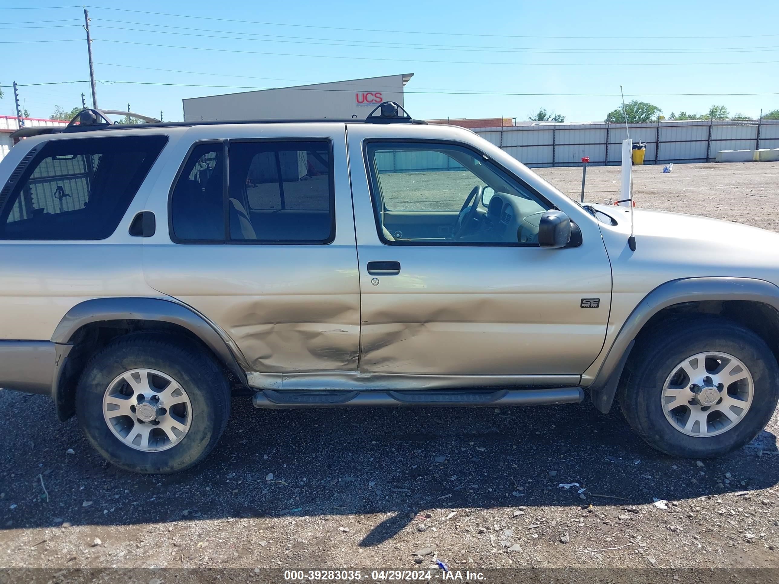 Photo 5 VIN: JN8AR07S2XW384778 - NISSAN PATHFINDER 