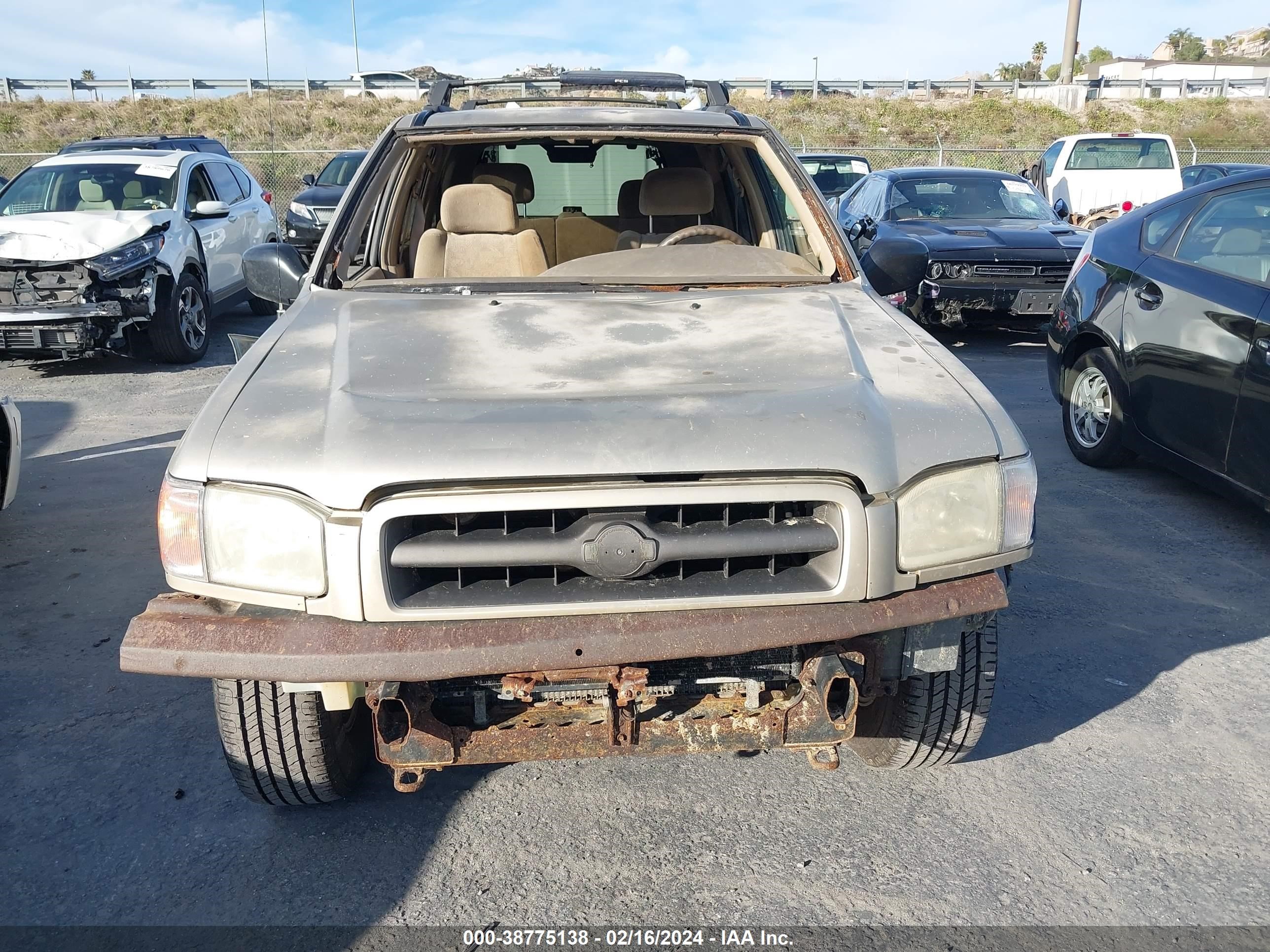 Photo 5 VIN: JN8AR07S6XW363688 - NISSAN PATHFINDER 