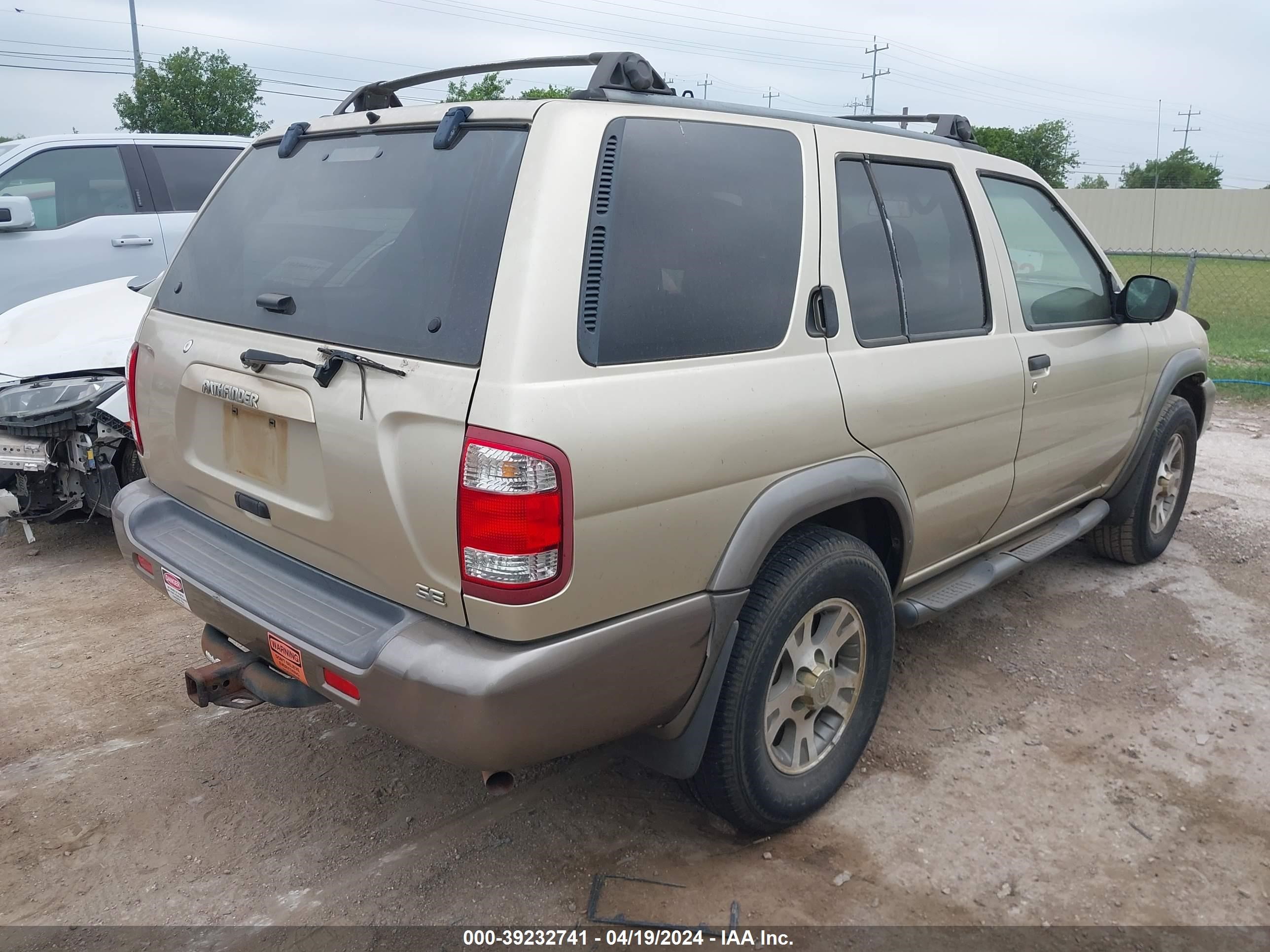 Photo 3 VIN: JN8AR07Y2YW398685 - NISSAN PATHFINDER 