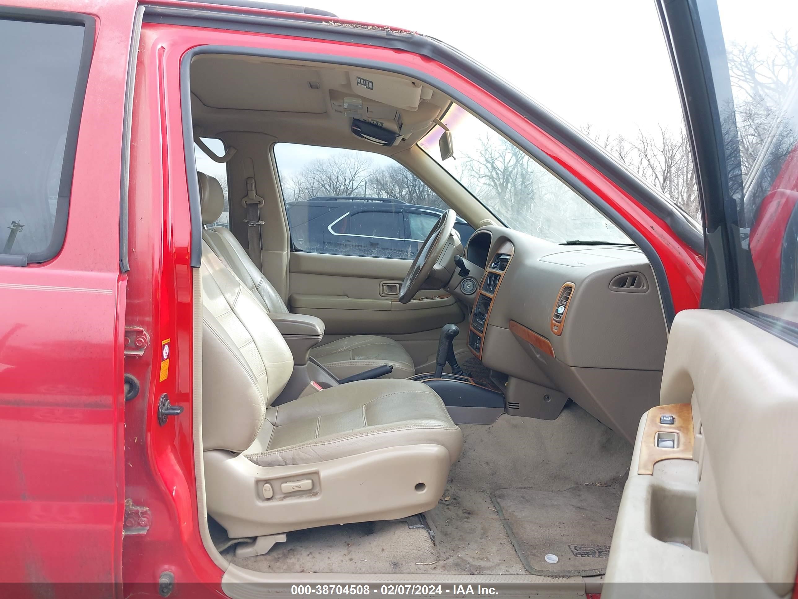 Photo 4 VIN: JN8AR07Y5XW363931 - NISSAN PATHFINDER 