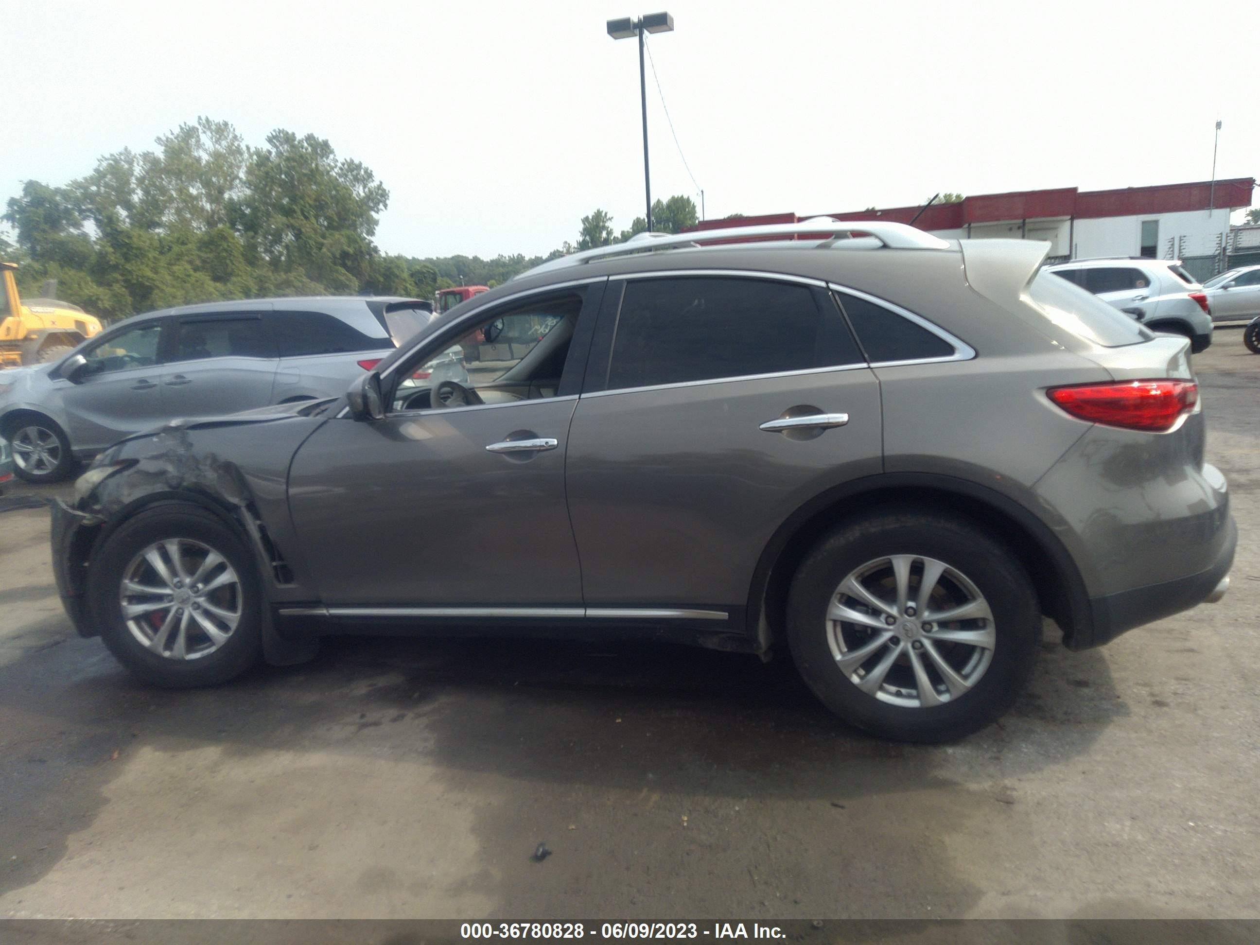 Photo 13 VIN: JN8AS1MW6AM854525 - INFINITI FX 