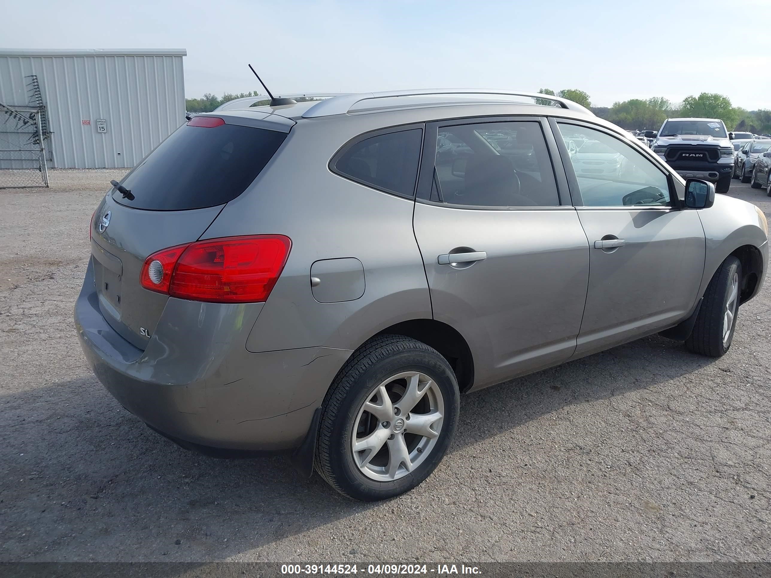 Photo 3 VIN: JN8AS58T68W004027 - NISSAN ROGUE 