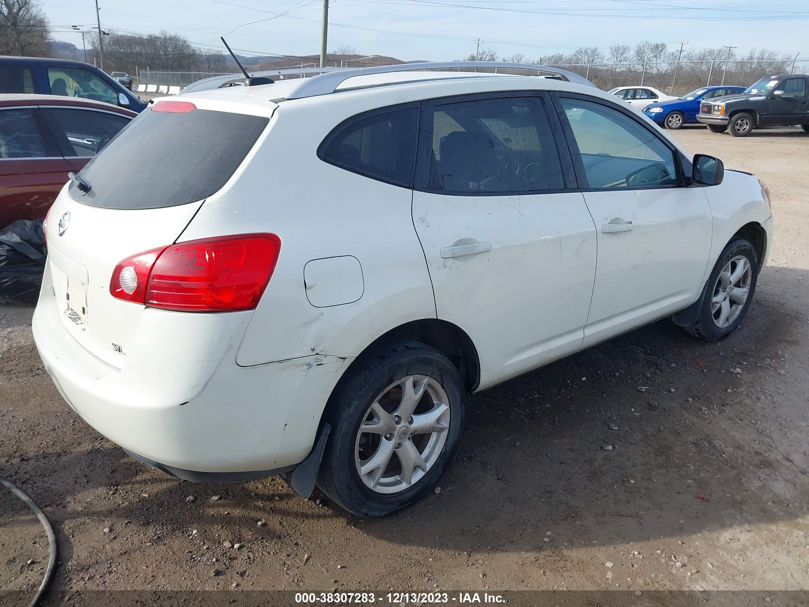 Photo 3 VIN: JN8AS58T68W008935 - NISSAN ROGUE 