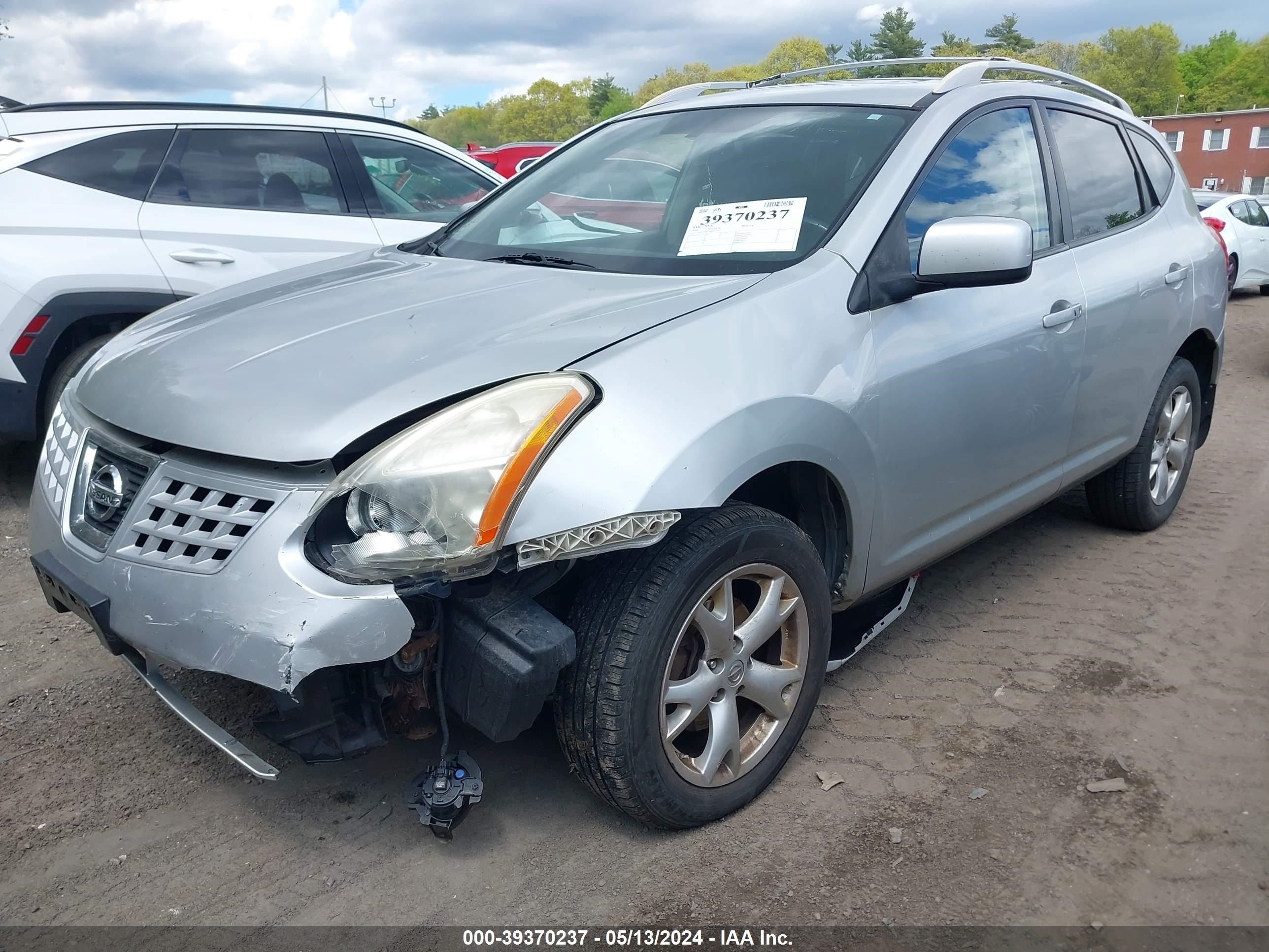 Photo 1 VIN: JN8AS58V18W127557 - NISSAN ROGUE 