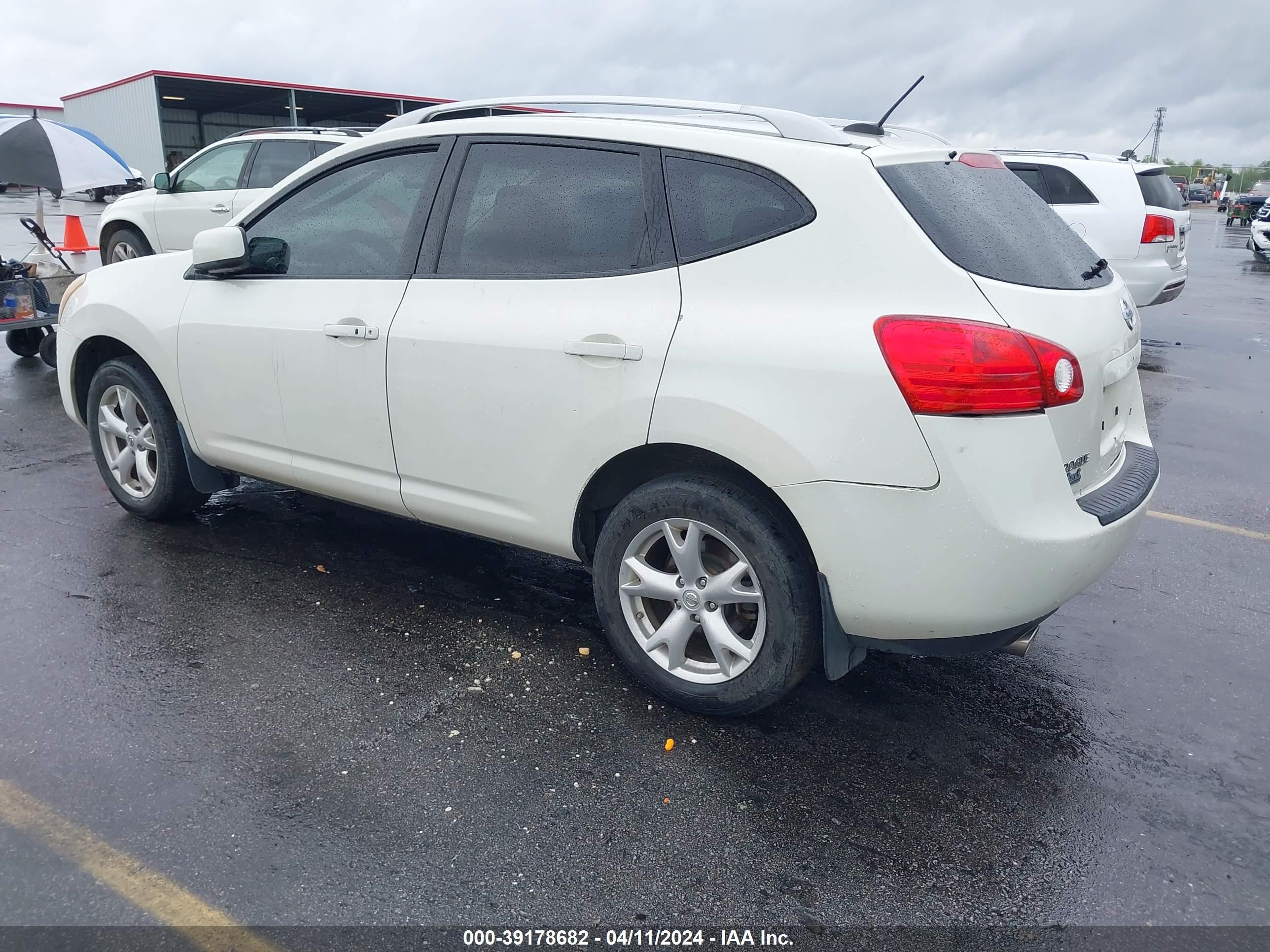 Photo 2 VIN: JN8AS58V88W410621 - NISSAN ROGUE 