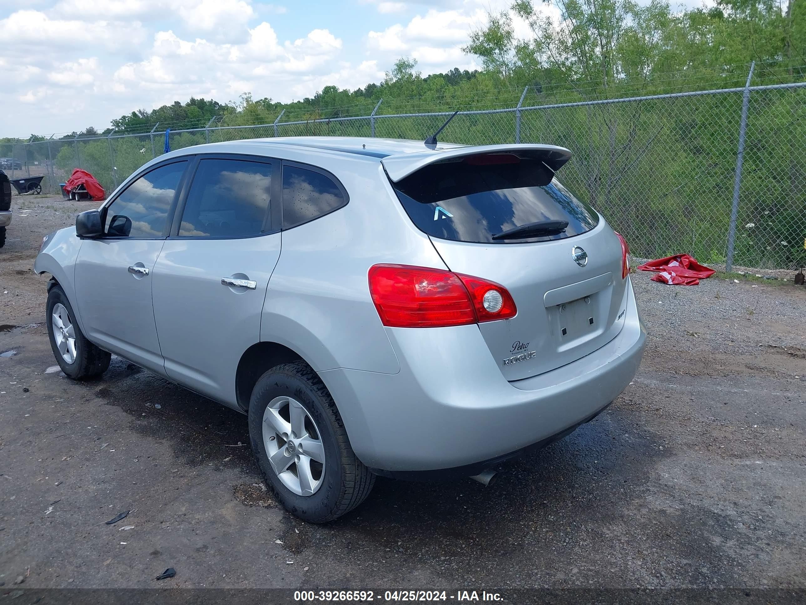 Photo 2 VIN: JN8AS5MT0AW017447 - NISSAN ROGUE 