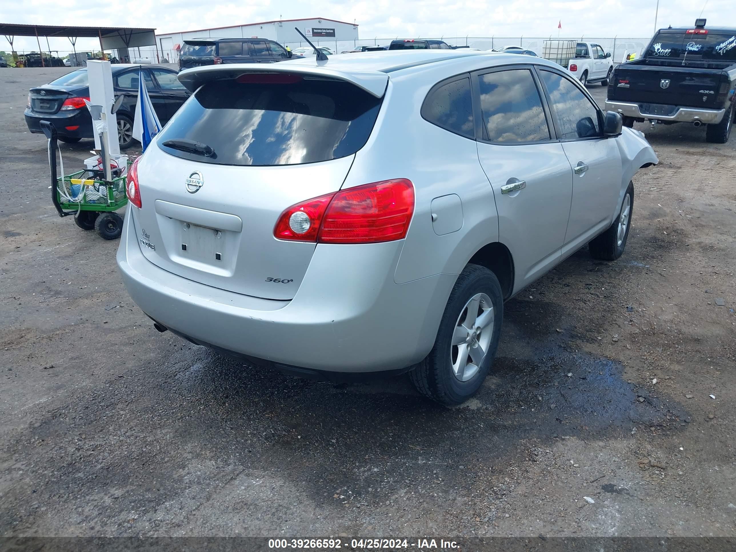 Photo 3 VIN: JN8AS5MT0AW017447 - NISSAN ROGUE 