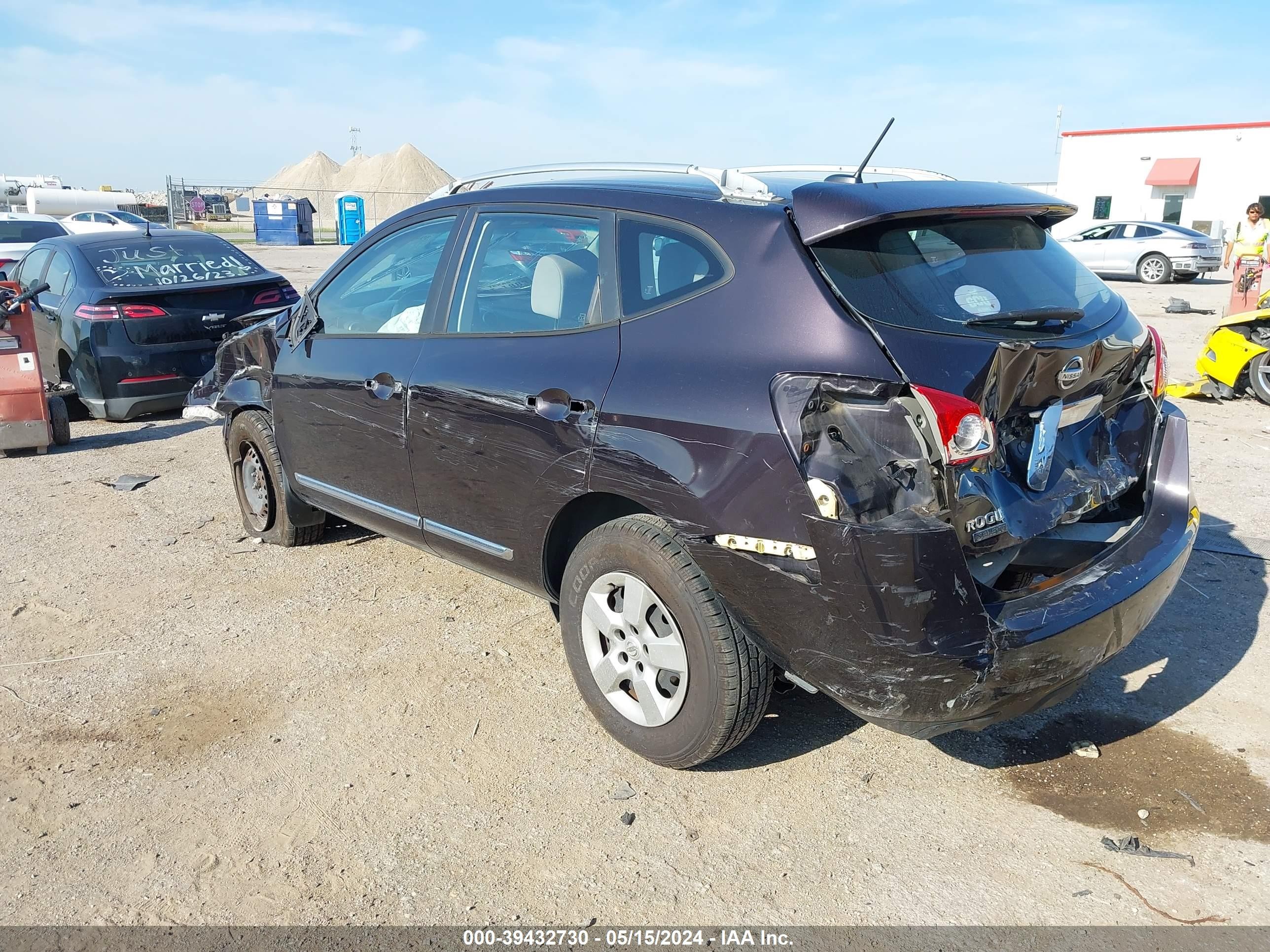 Photo 2 VIN: JN8AS5MT0EW609341 - NISSAN ROGUE 