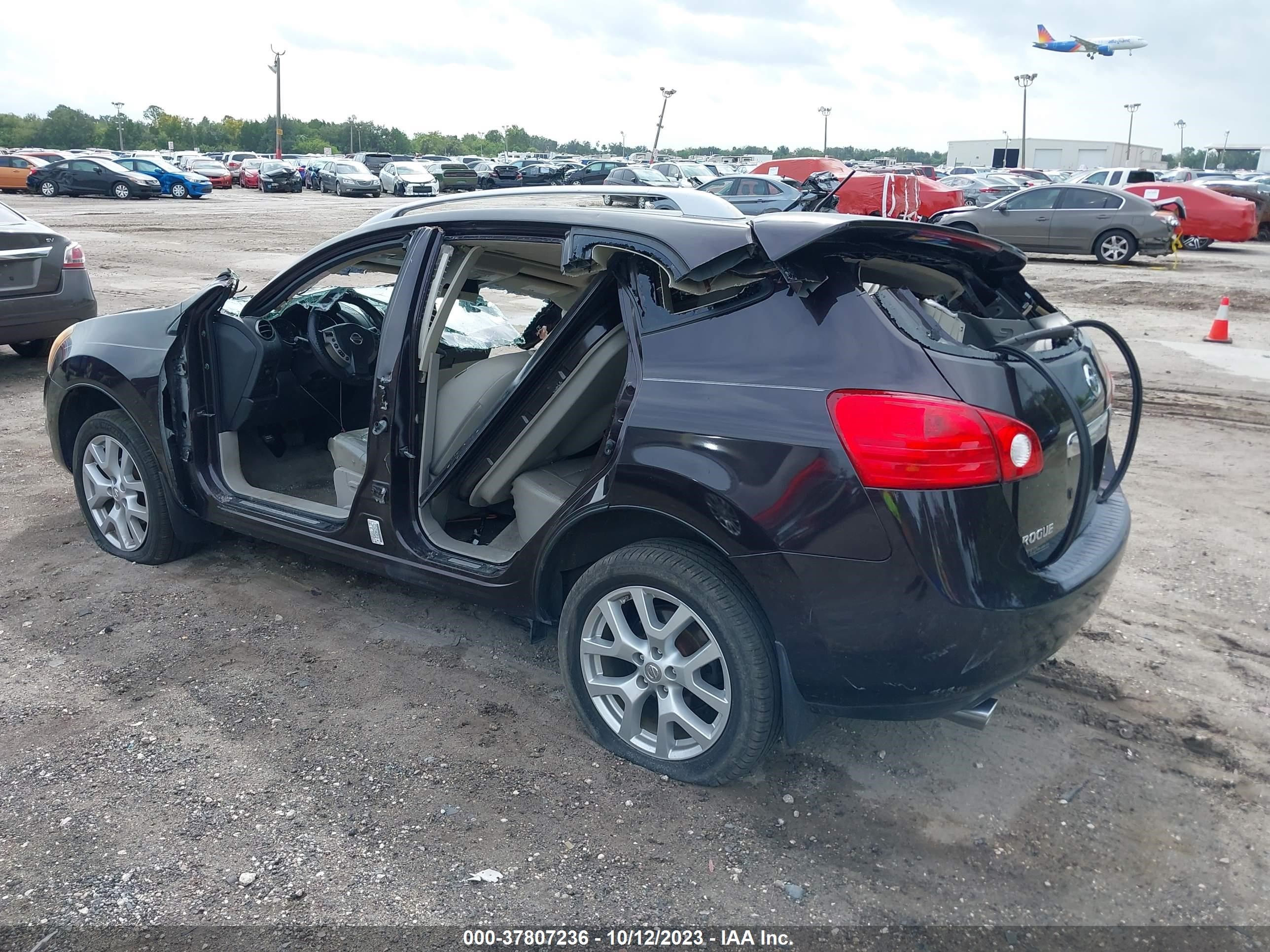 Photo 2 VIN: JN8AS5MT1BW156147 - NISSAN ROGUE 