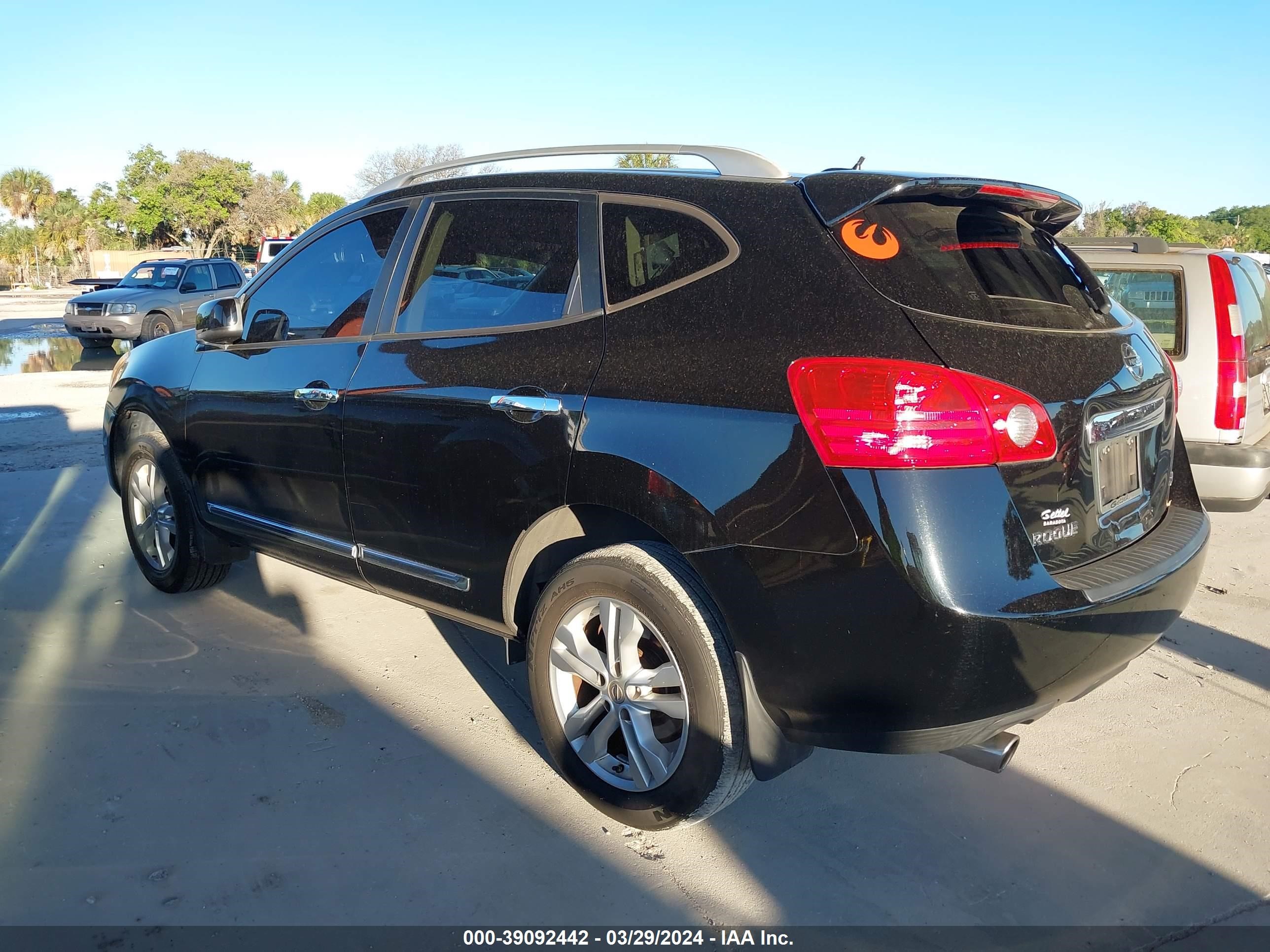 Photo 2 VIN: JN8AS5MT1DW014819 - NISSAN ROGUE 