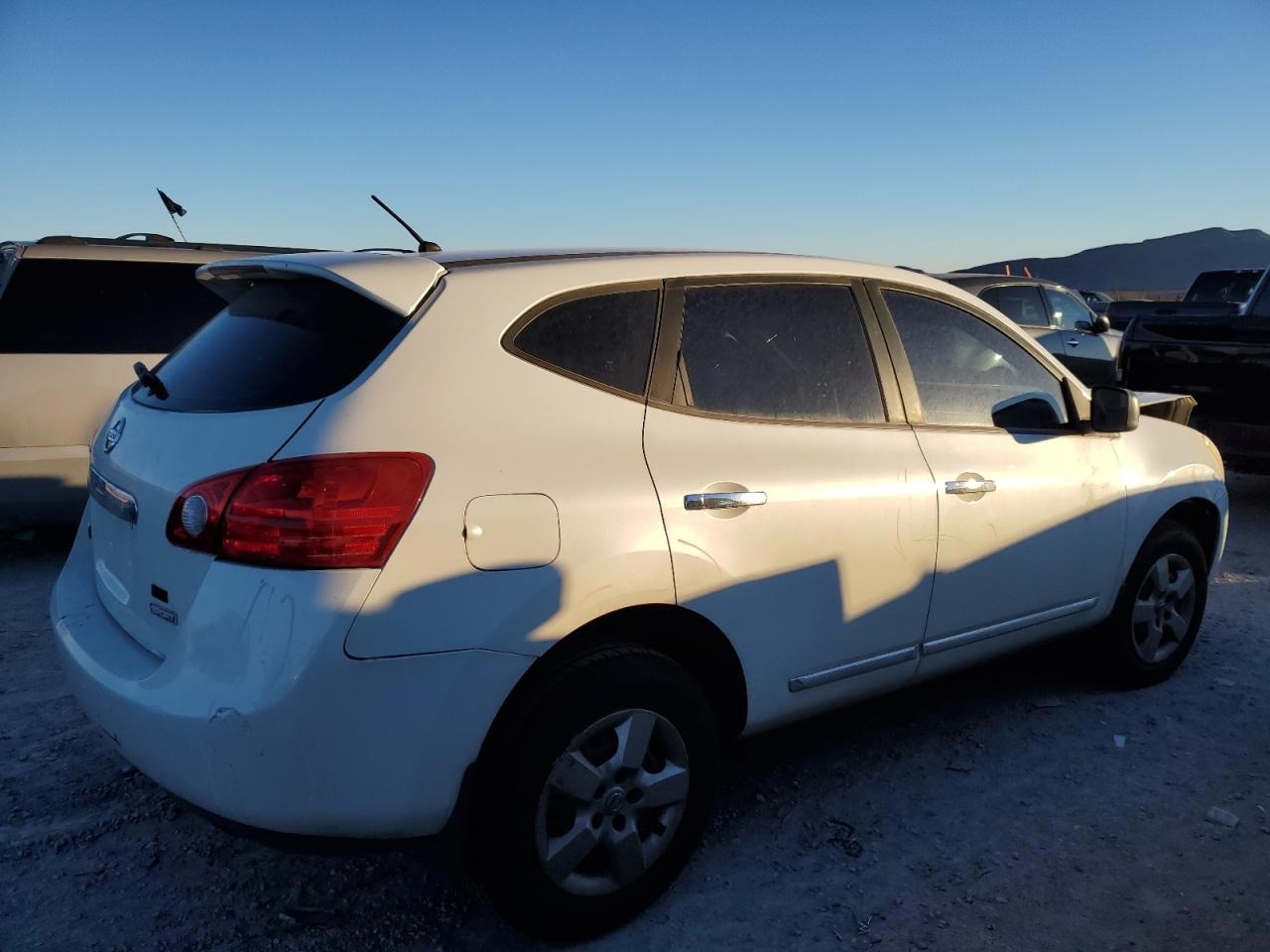 Photo 2 VIN: JN8AS5MT1DW037968 - NISSAN ROGUE 