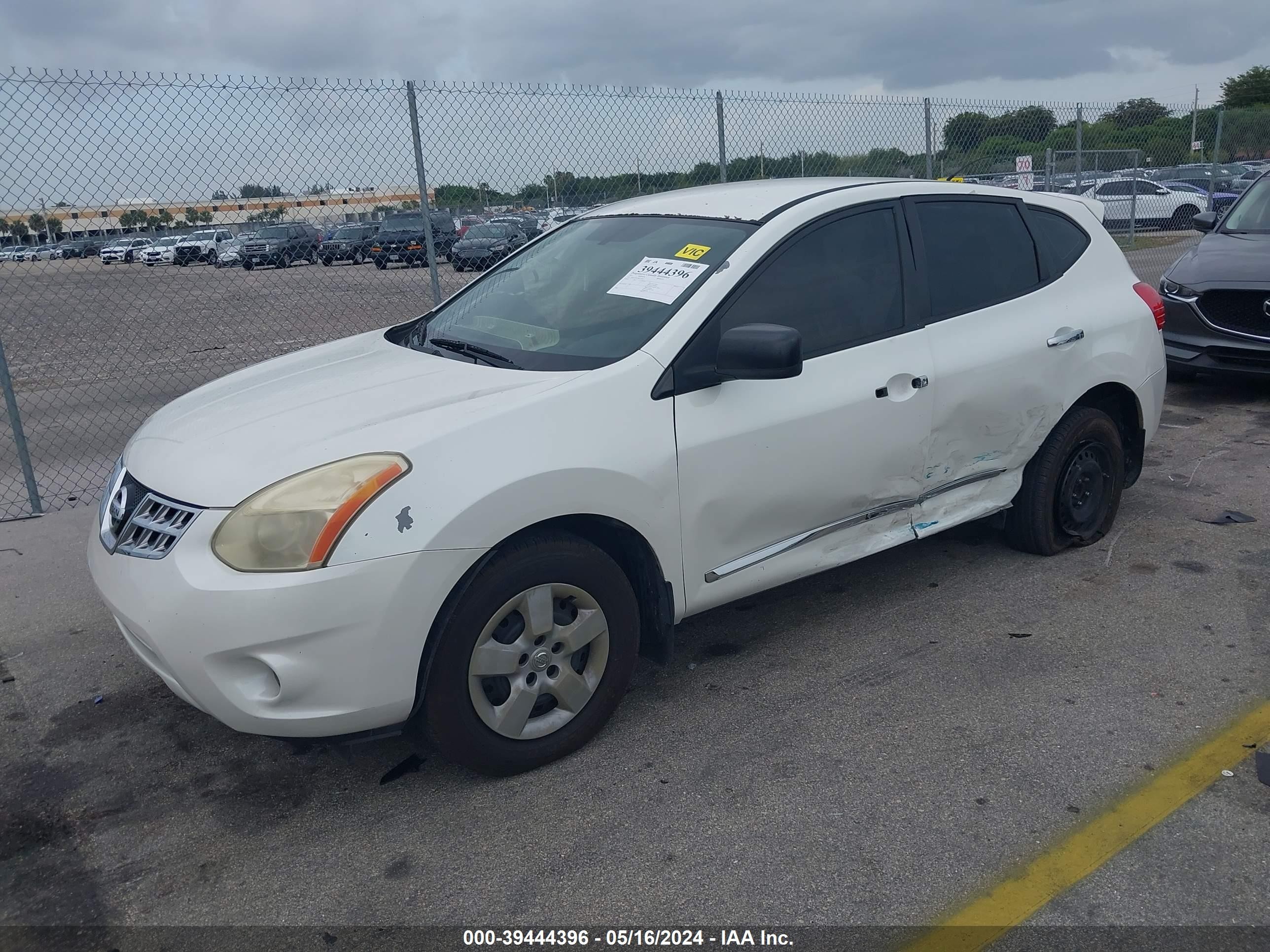 Photo 1 VIN: JN8AS5MT2BW152351 - NISSAN ROGUE 