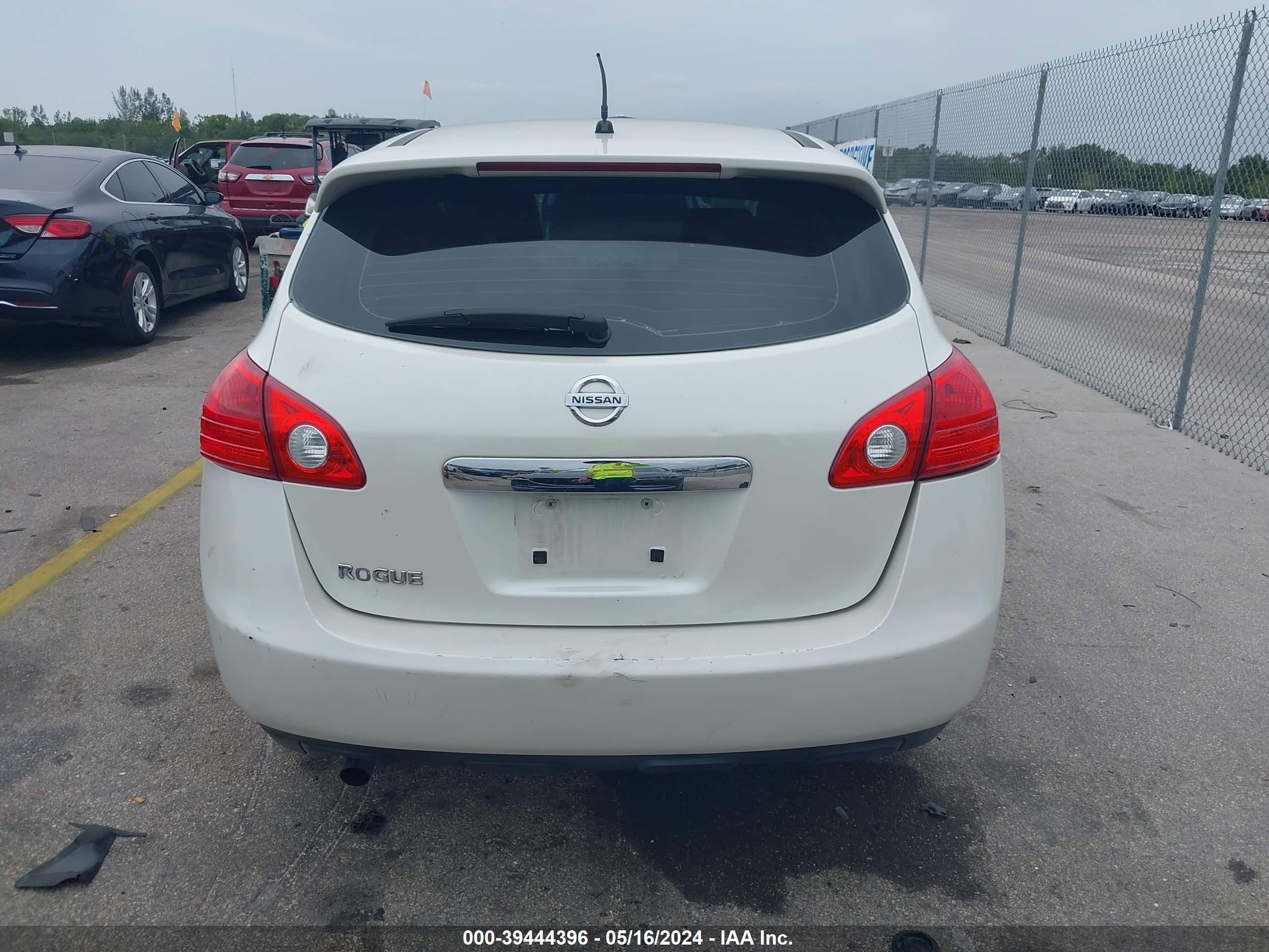 Photo 15 VIN: JN8AS5MT2BW152351 - NISSAN ROGUE 