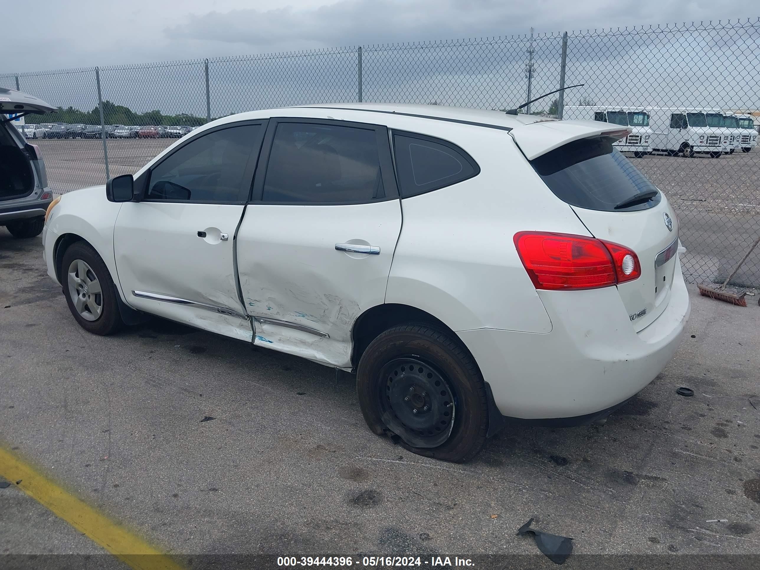 Photo 2 VIN: JN8AS5MT2BW152351 - NISSAN ROGUE 