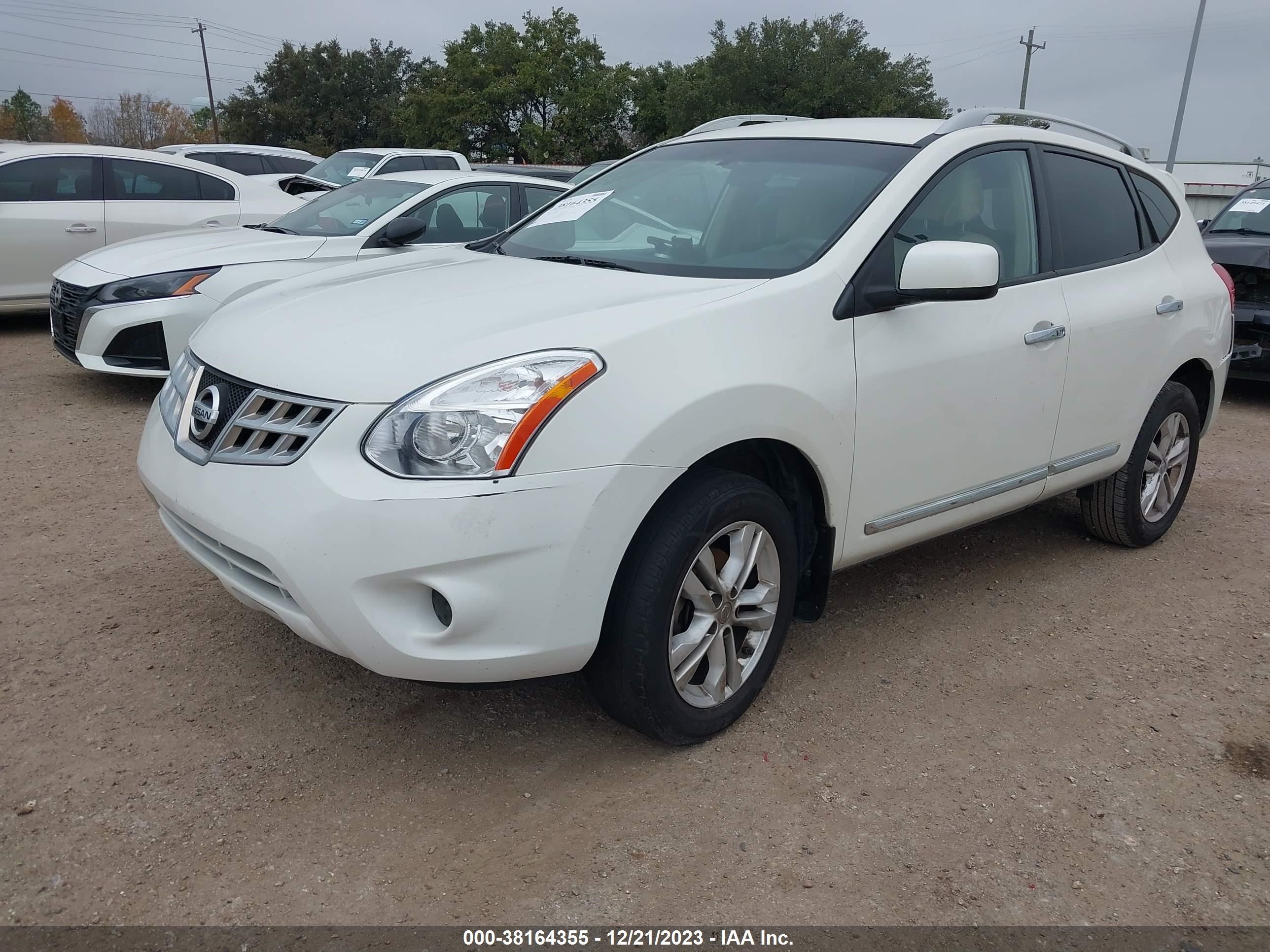 Photo 1 VIN: JN8AS5MT2CW302850 - NISSAN ROGUE 