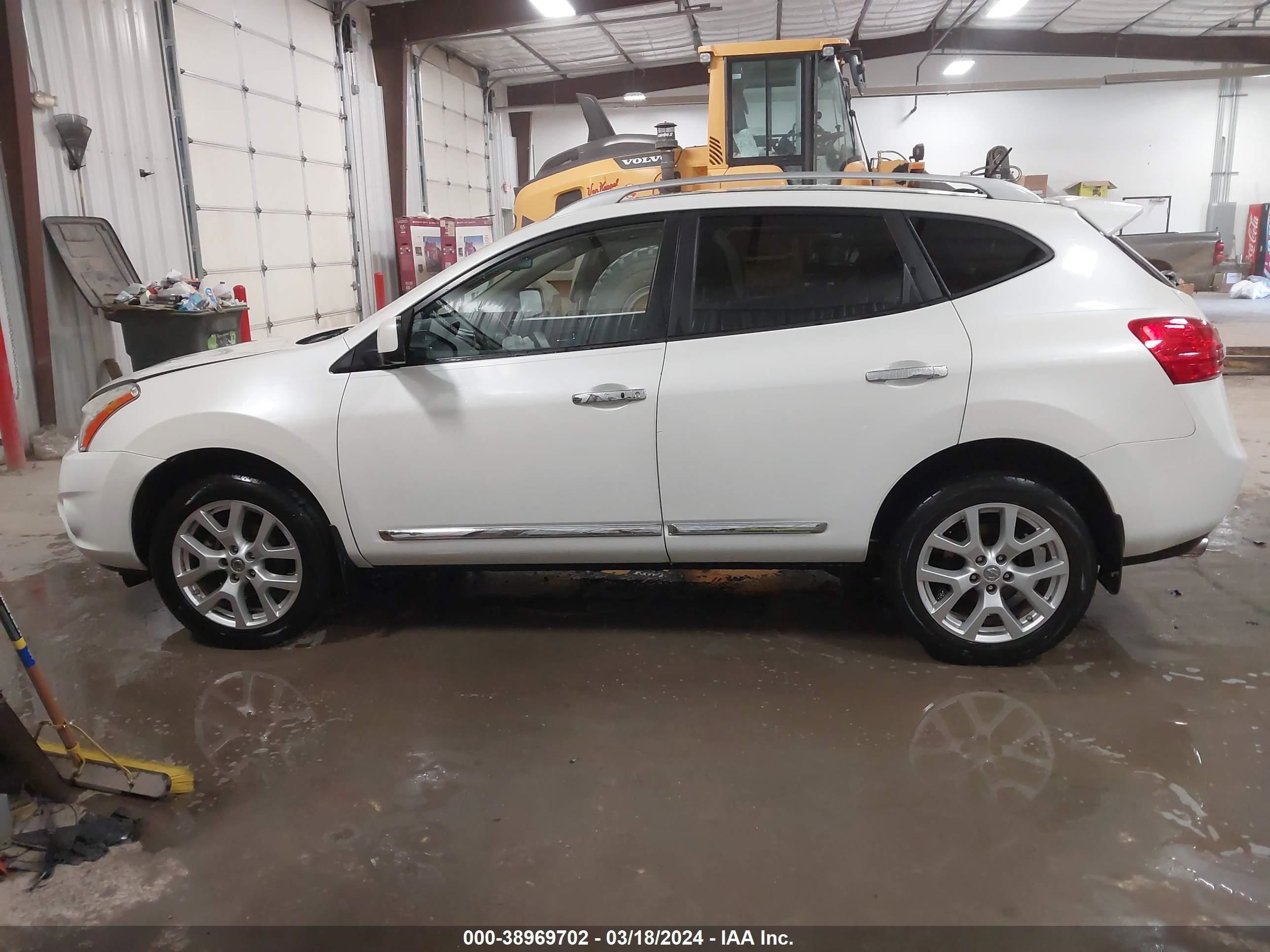 Photo 14 VIN: JN8AS5MT2DW031144 - NISSAN ROGUE 