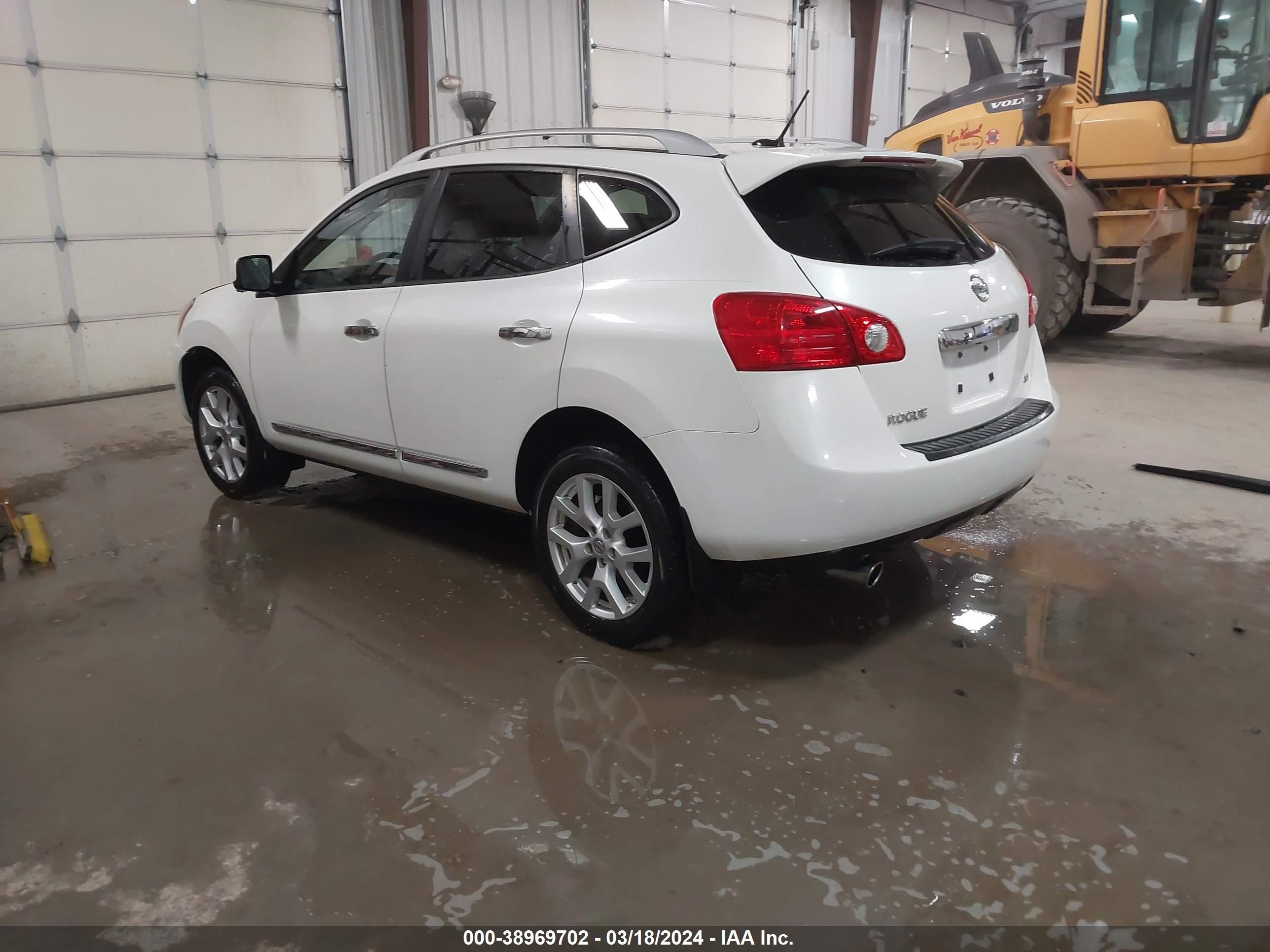 Photo 2 VIN: JN8AS5MT2DW031144 - NISSAN ROGUE 