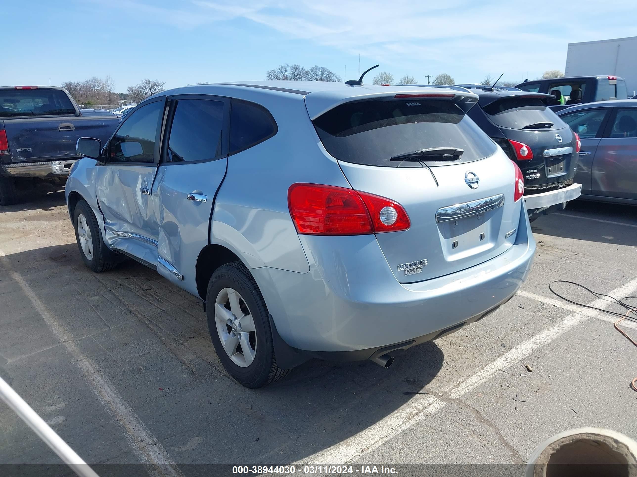 Photo 2 VIN: JN8AS5MT2DW034903 - NISSAN ROGUE 