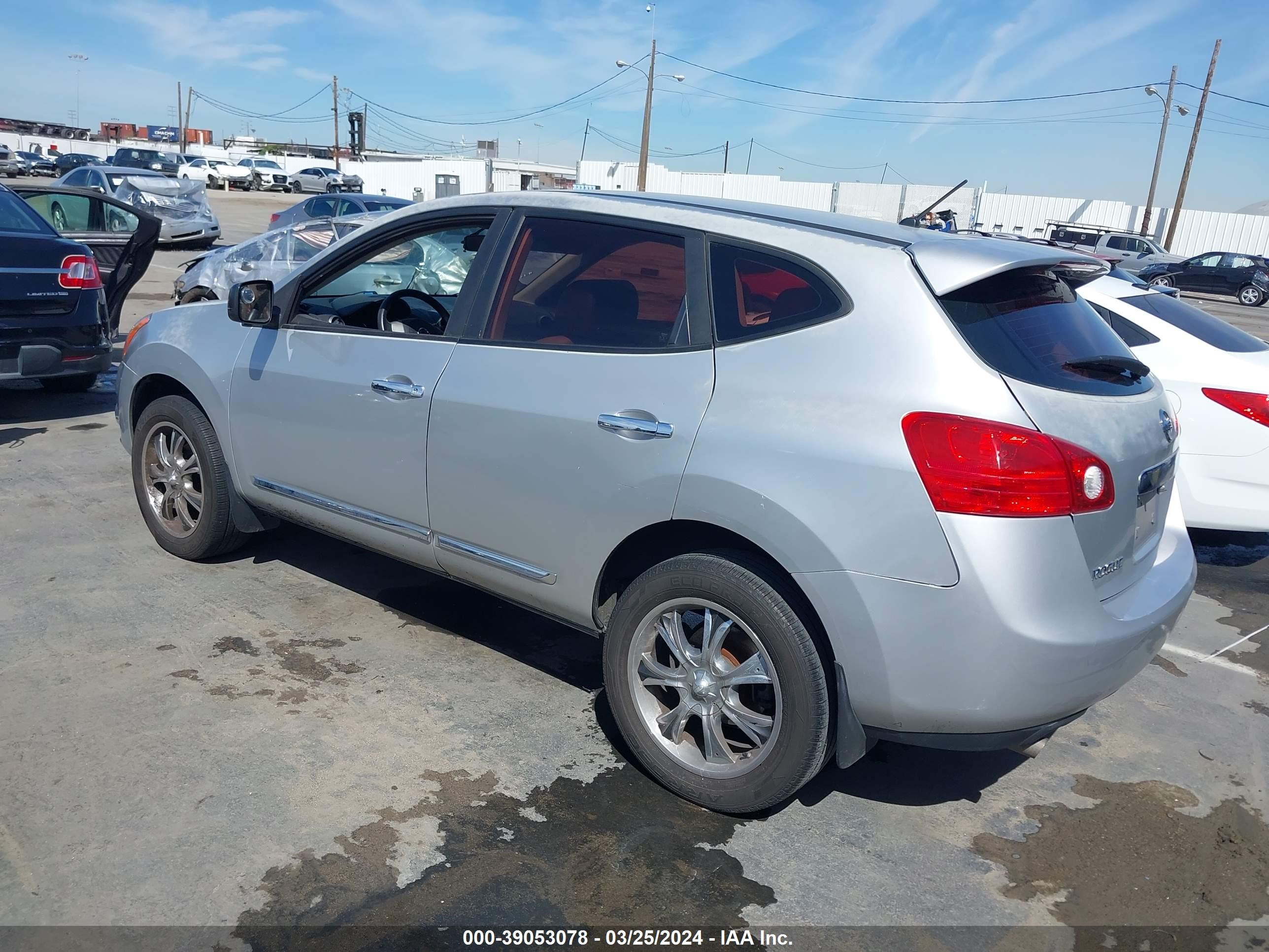 Photo 2 VIN: JN8AS5MT3BW159759 - NISSAN ROGUE 