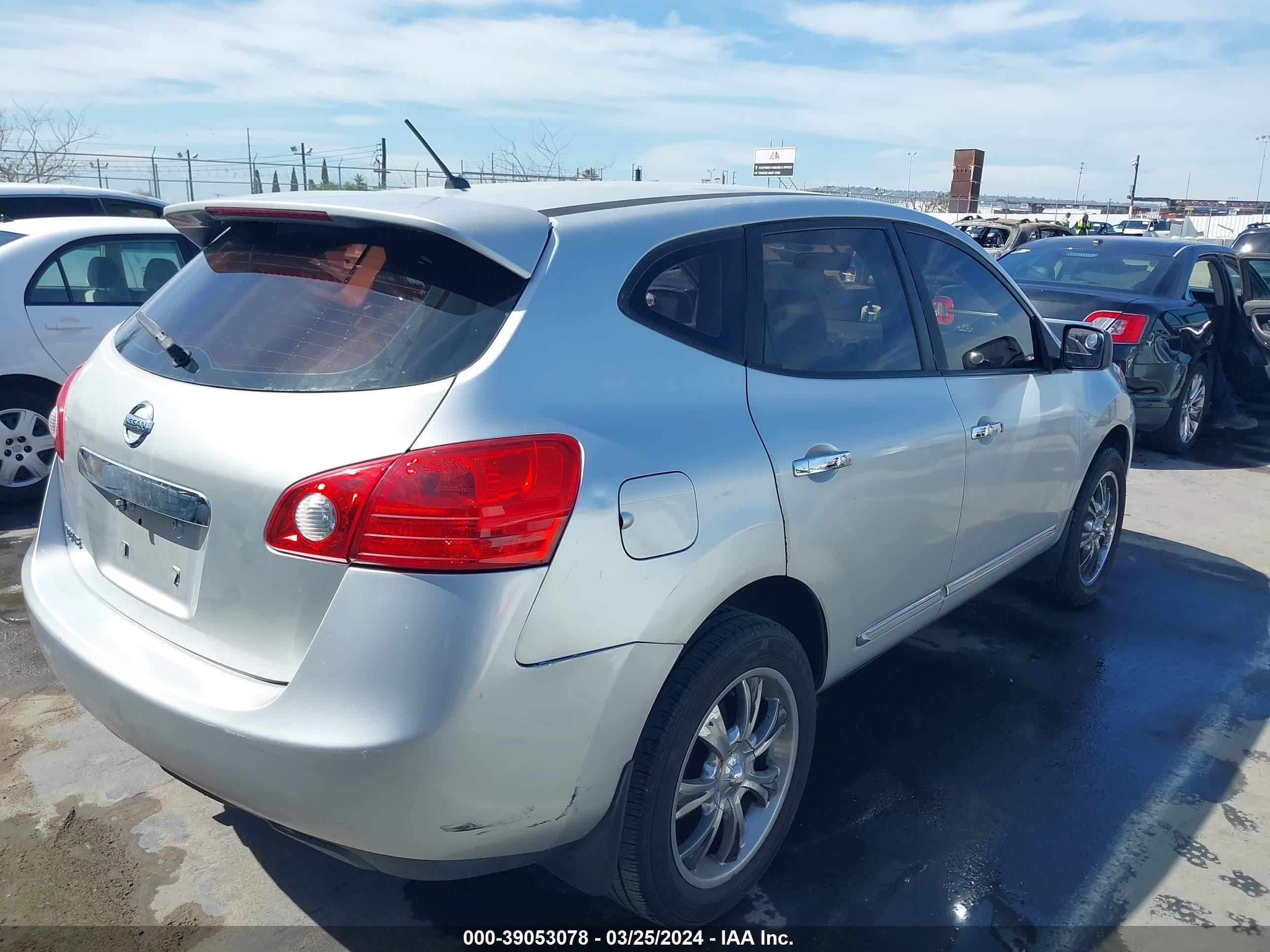 Photo 3 VIN: JN8AS5MT3BW159759 - NISSAN ROGUE 