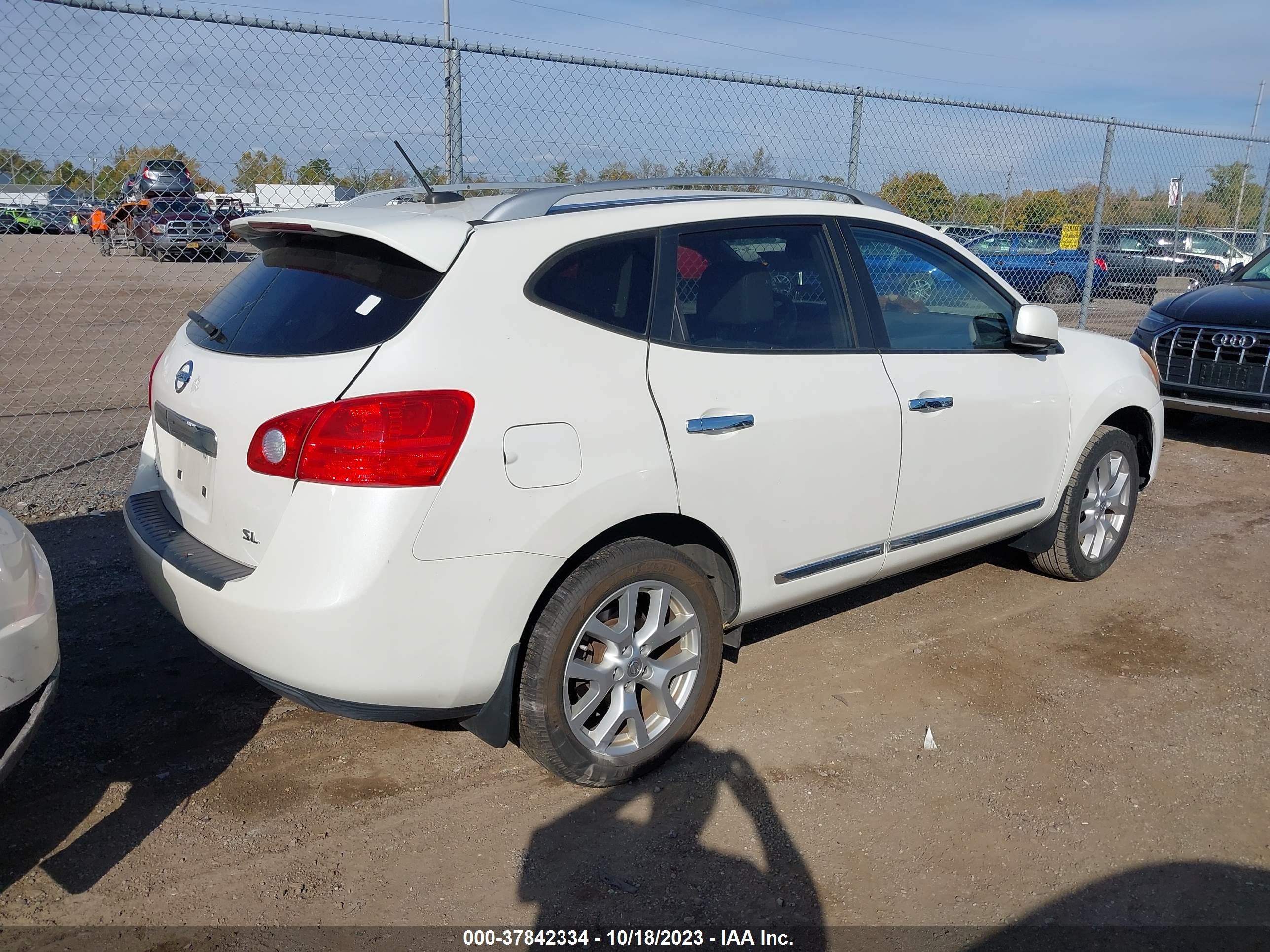 Photo 3 VIN: JN8AS5MT3BW177968 - NISSAN ROGUE 