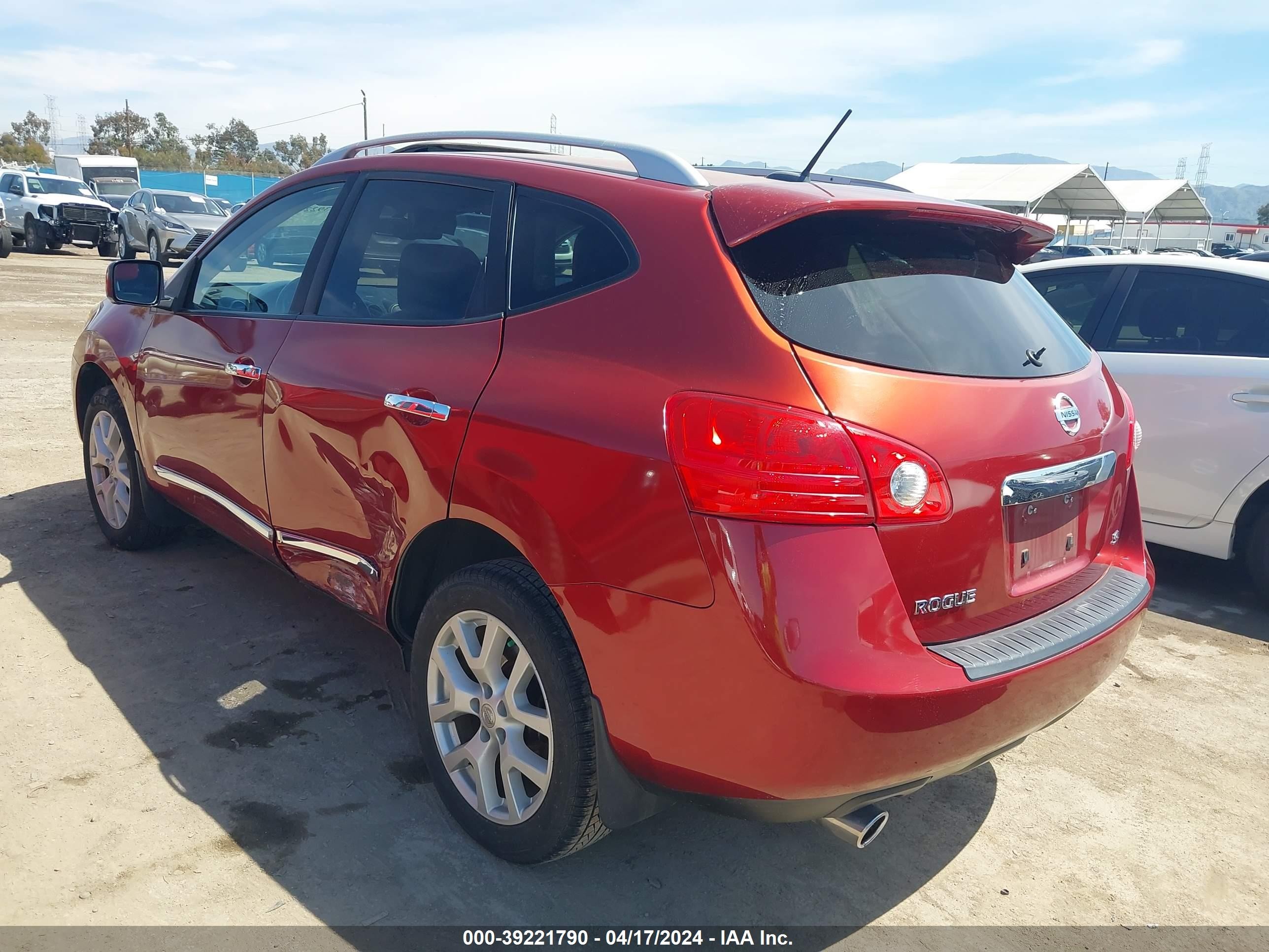 Photo 2 VIN: JN8AS5MT3CW258017 - NISSAN ROGUE 