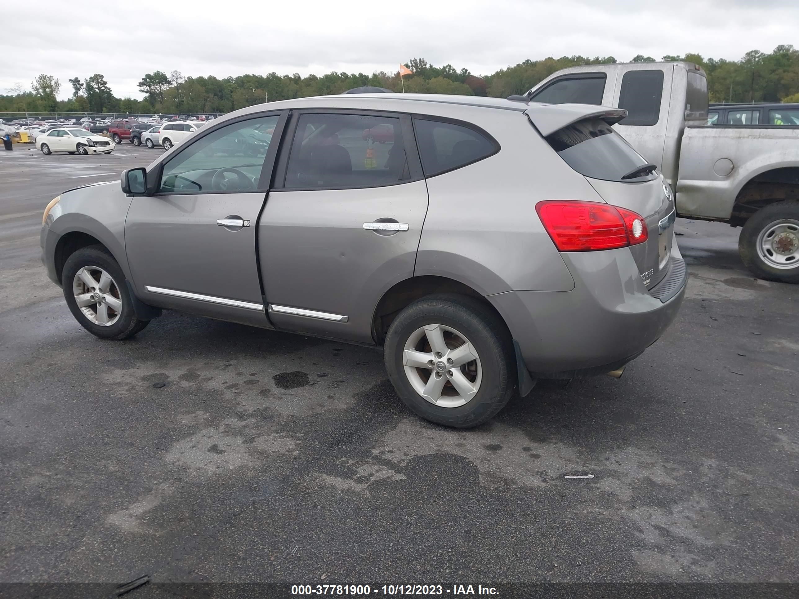 Photo 2 VIN: JN8AS5MT3DW034893 - NISSAN ROGUE 