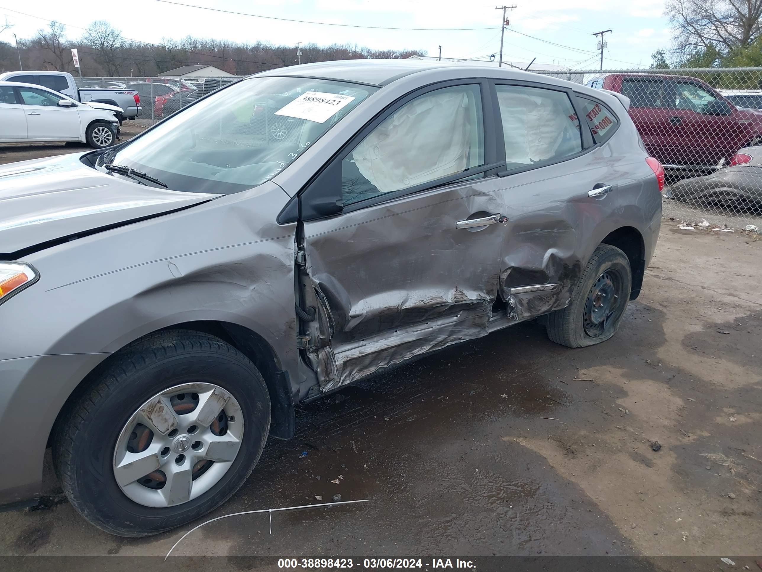 Photo 5 VIN: JN8AS5MT4BW187859 - NISSAN ROGUE 