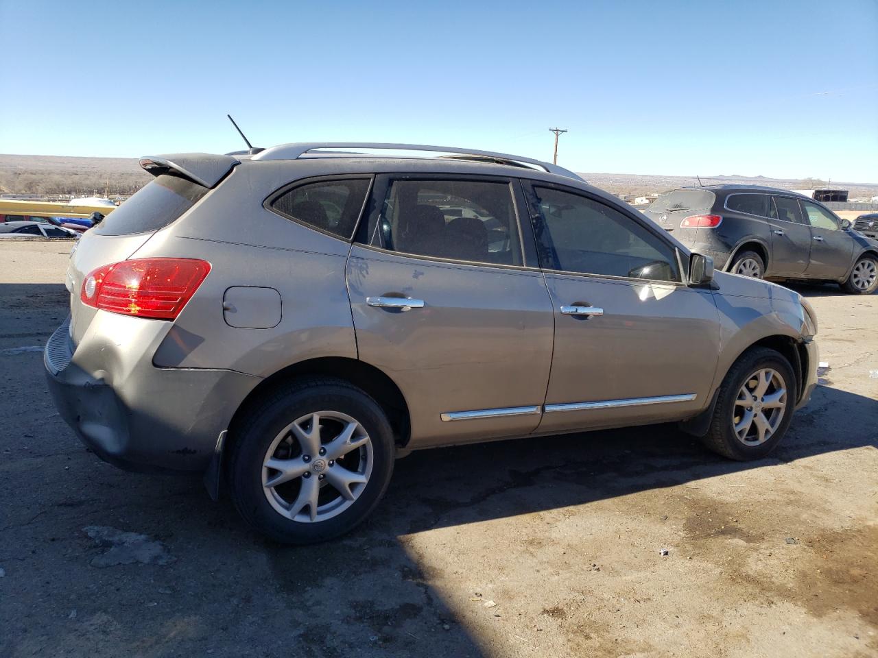 Photo 2 VIN: JN8AS5MT4BW570636 - NISSAN ROGUE 