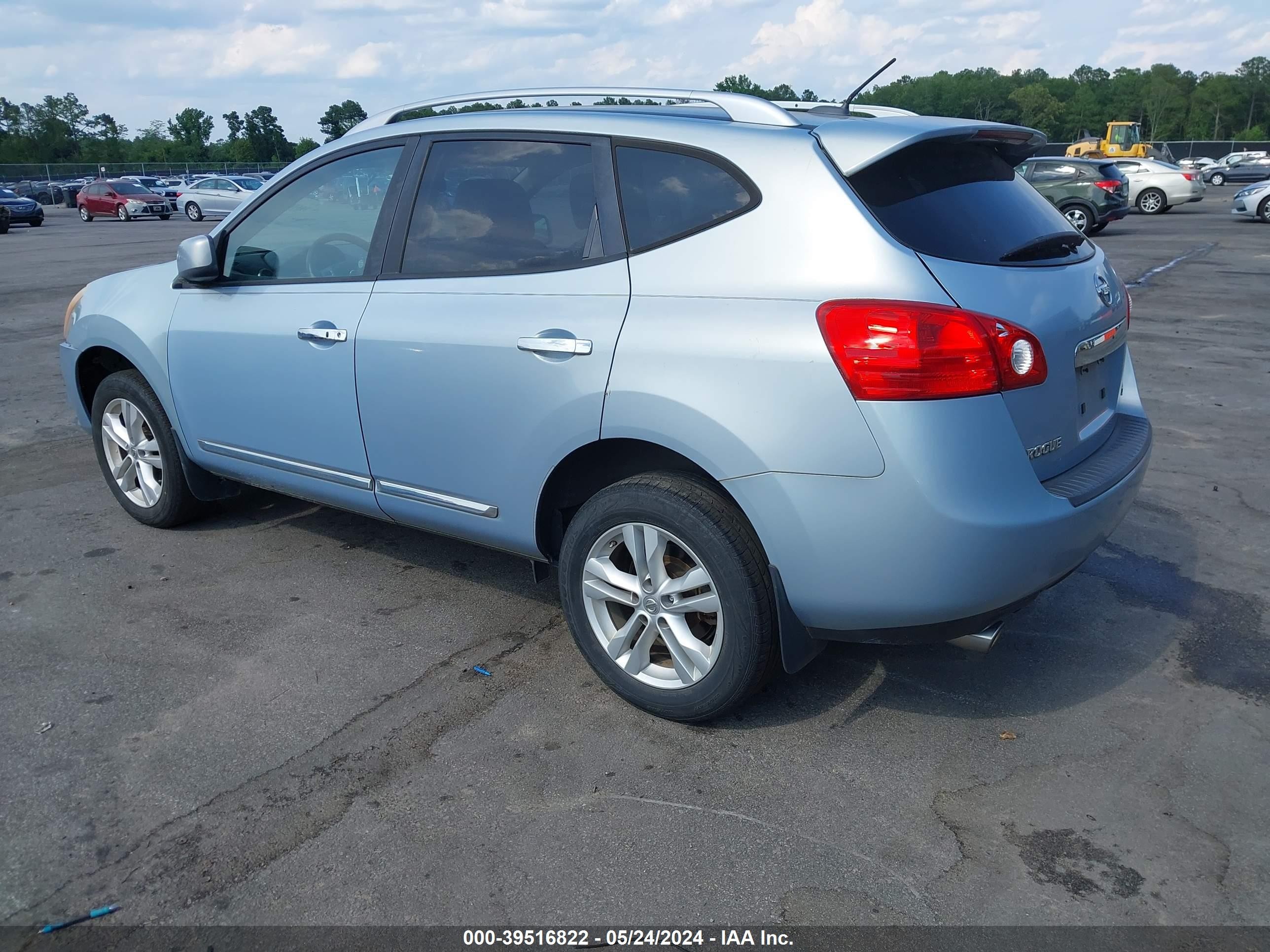 Photo 2 VIN: JN8AS5MT4CW273397 - NISSAN ROGUE 