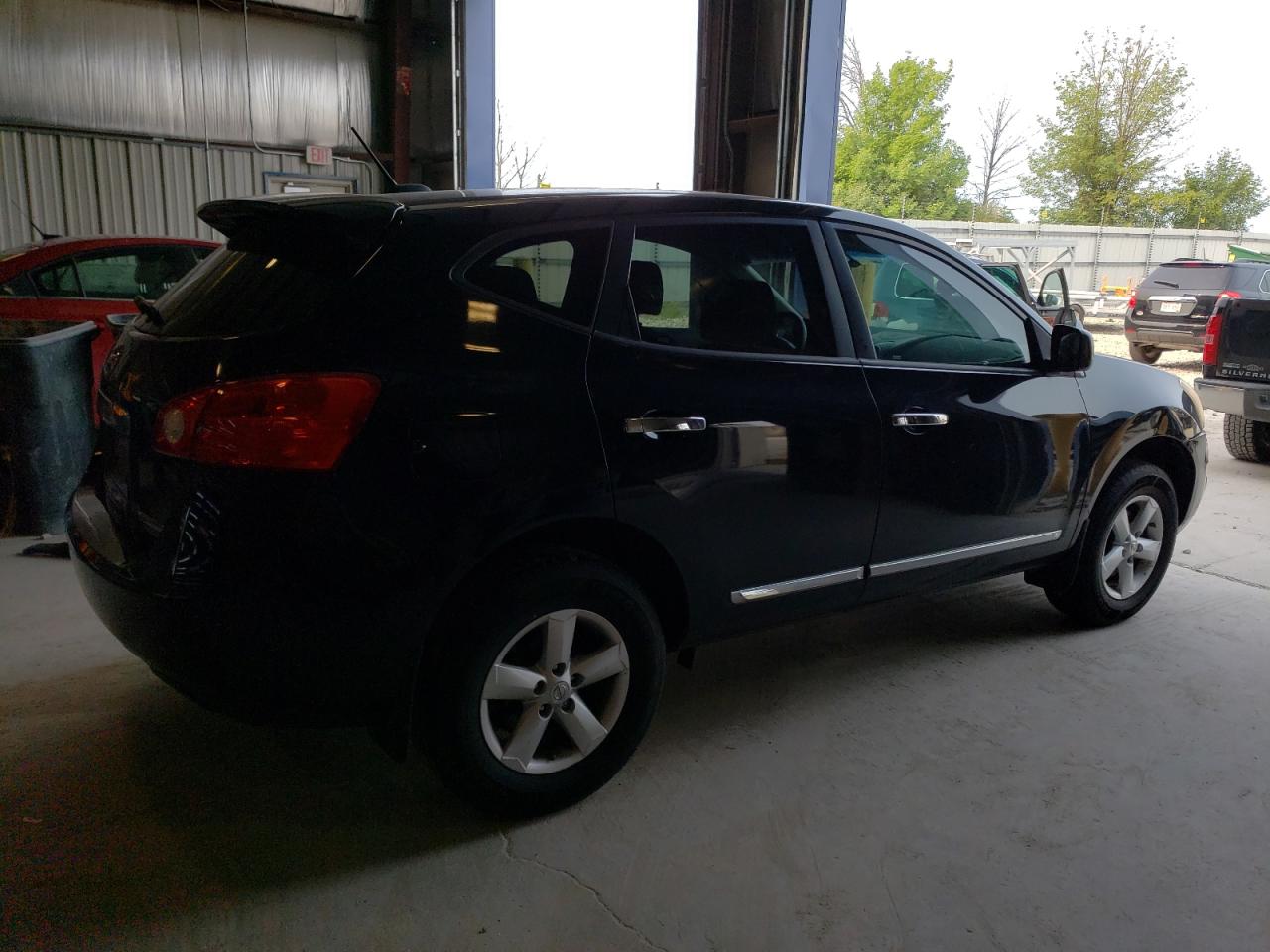 Photo 2 VIN: JN8AS5MT4CW605550 - NISSAN ROGUE 