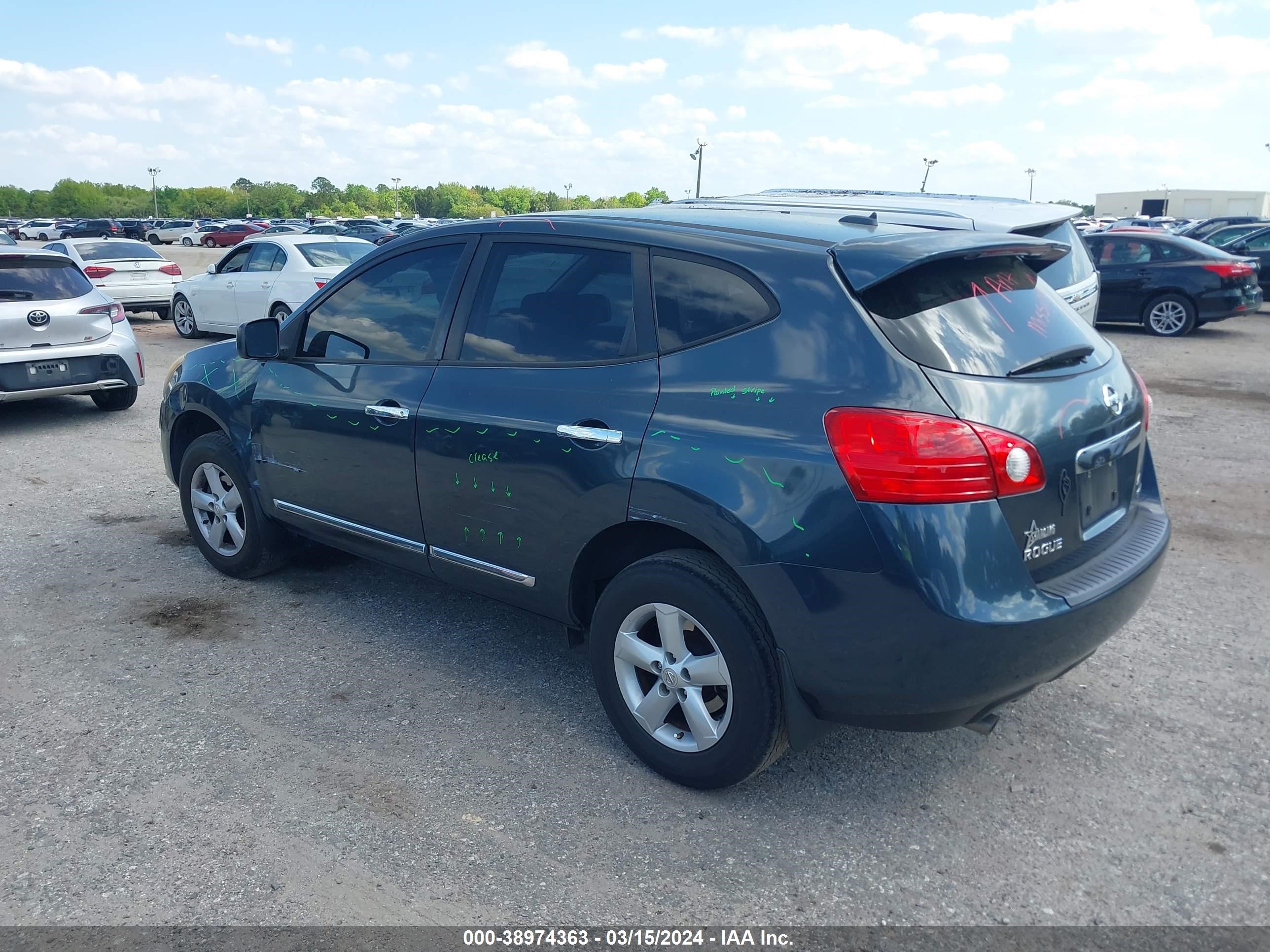 Photo 2 VIN: JN8AS5MT4CW612207 - NISSAN ROGUE 