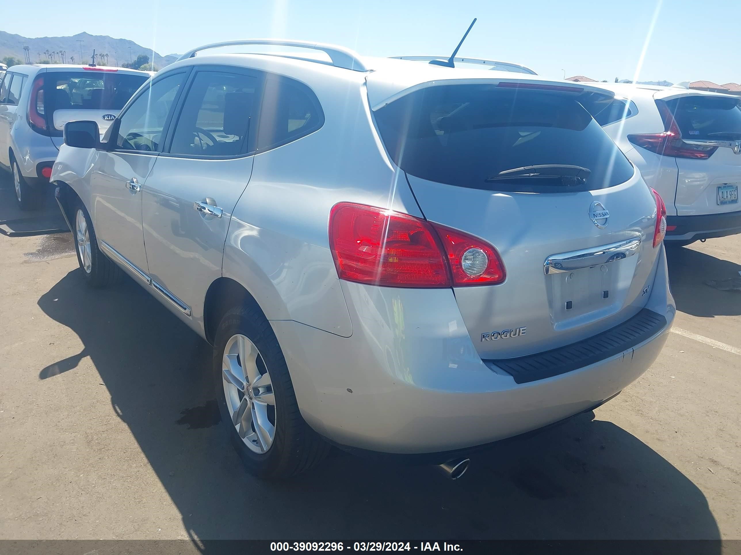 Photo 2 VIN: JN8AS5MT4DW028536 - NISSAN ROGUE 