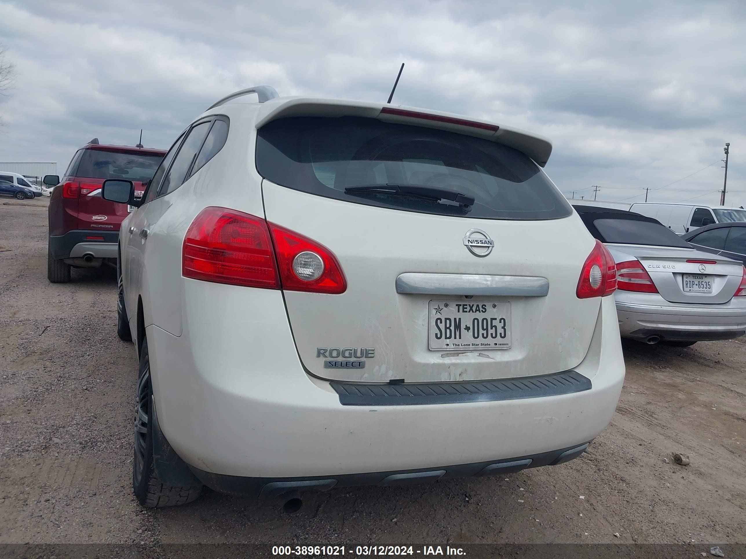 Photo 2 VIN: JN8AS5MT4EW622318 - NISSAN ROGUE 