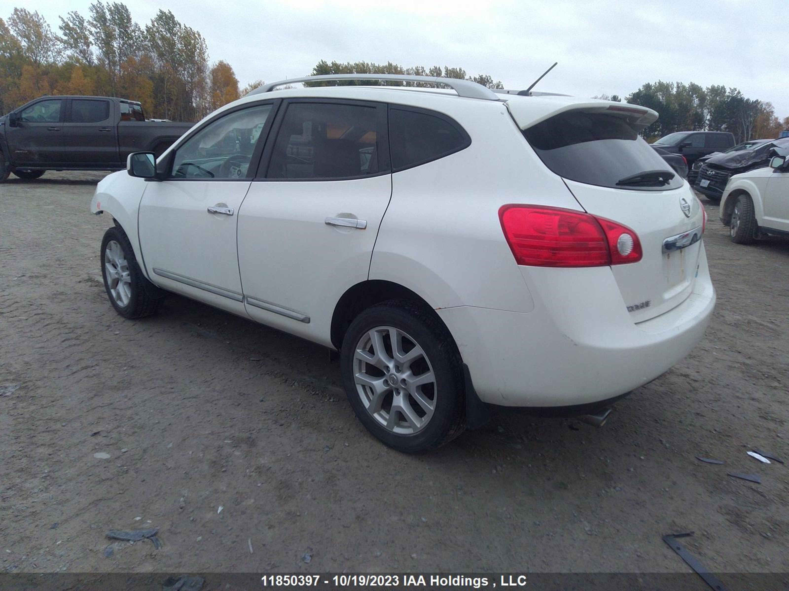 Photo 2 VIN: JN8AS5MT5BW172982 - NISSAN ROGUE 