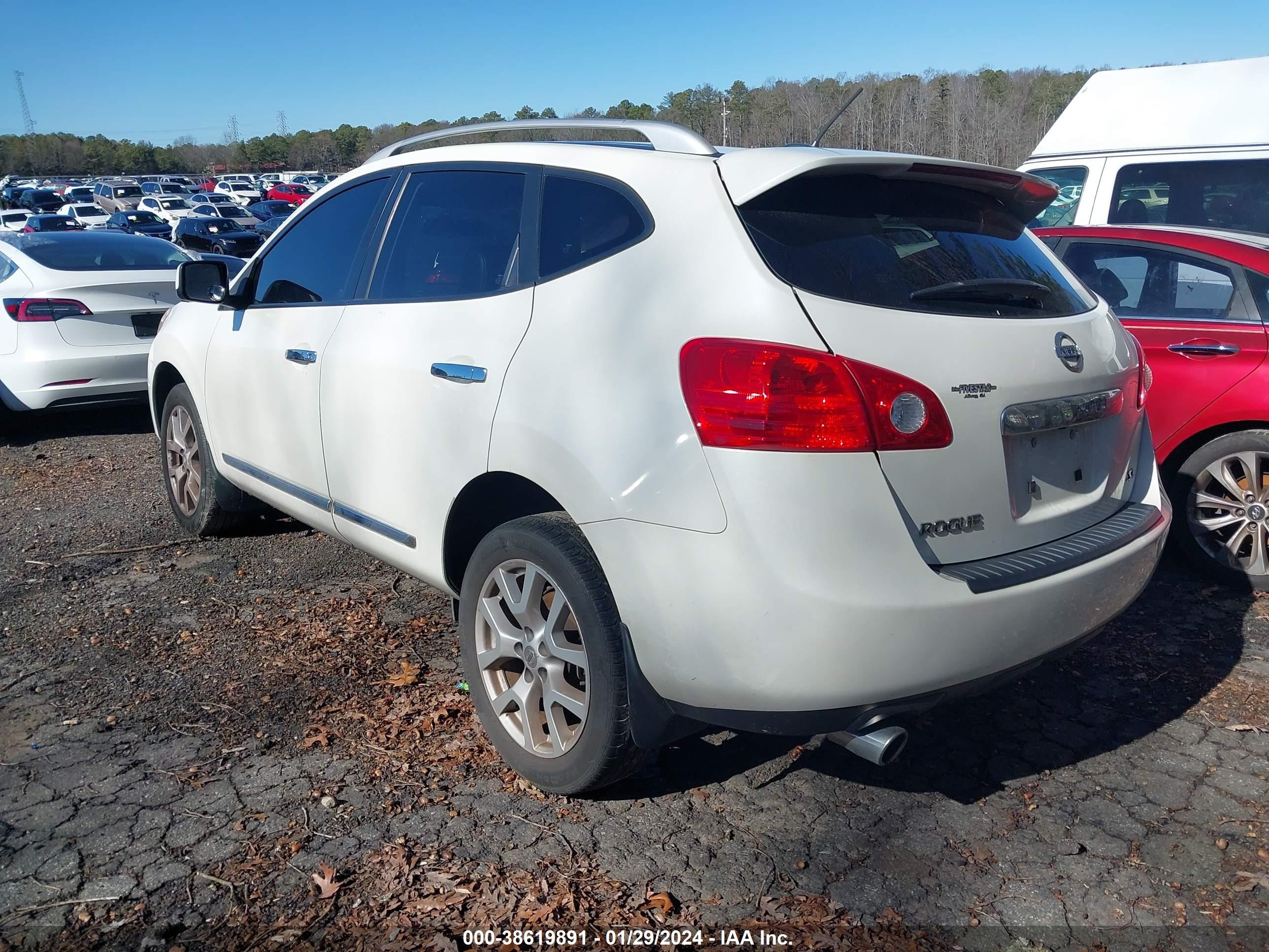 Photo 2 VIN: JN8AS5MT5CW266930 - NISSAN ROGUE 